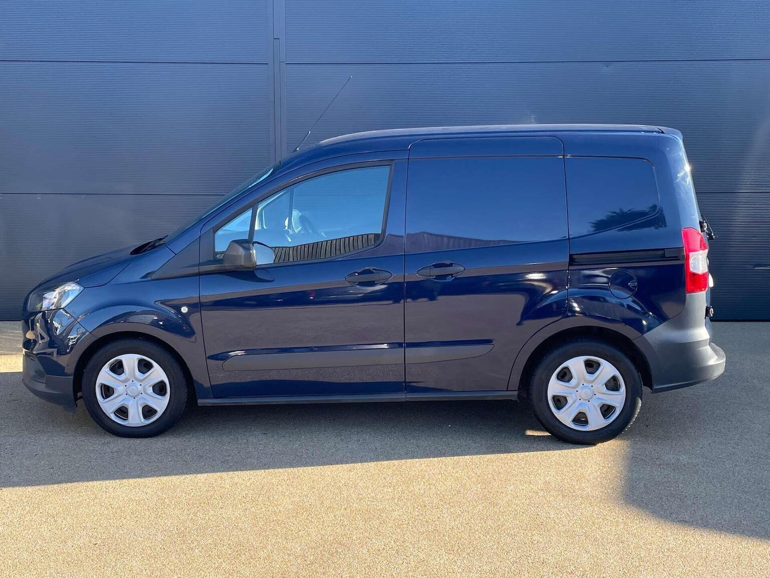 Used Ford Transit Courier 2019 for sale - 76957892: Photo 9