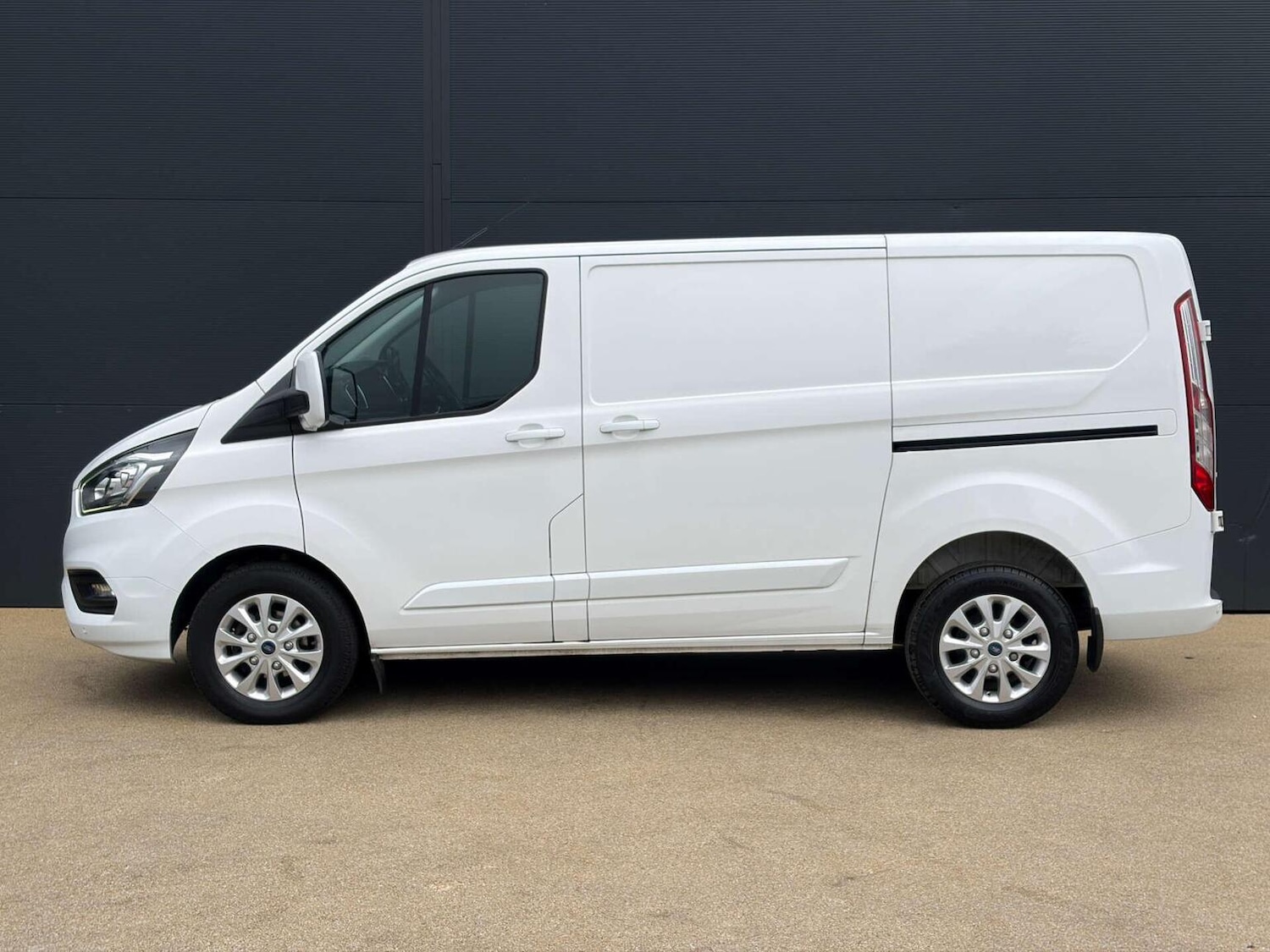Used Ford Transit Custom 2022 for sale - 77792905: Photo 8