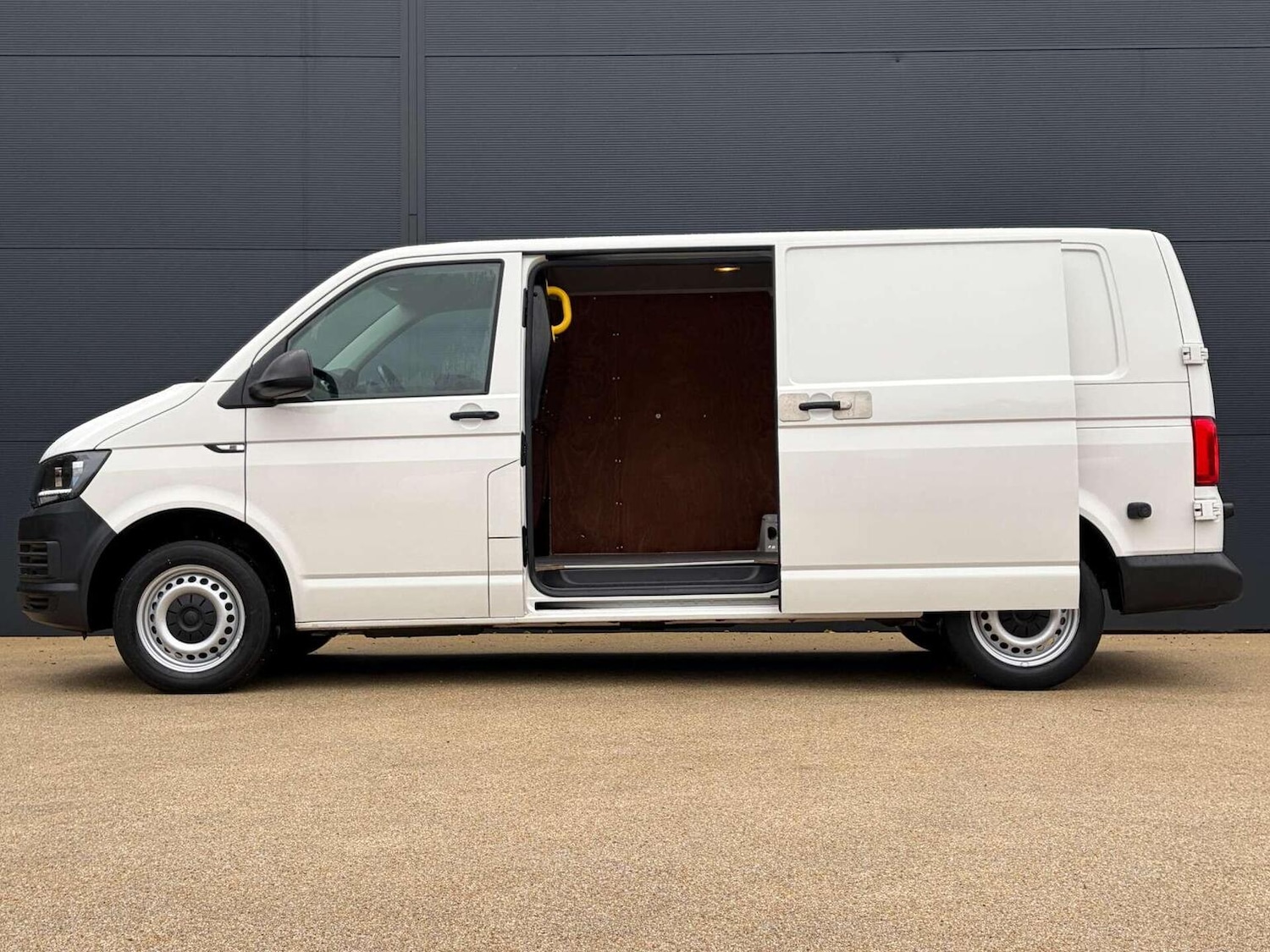 Used Volkswagen Transporter 2019 for sale - 77282710: Photo 11