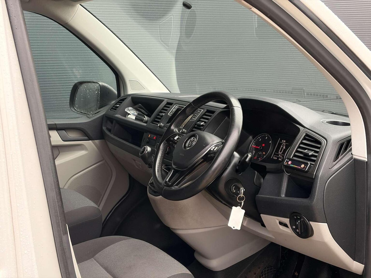 Used Volkswagen Transporter 2019 for sale - 77282710: Photo 2