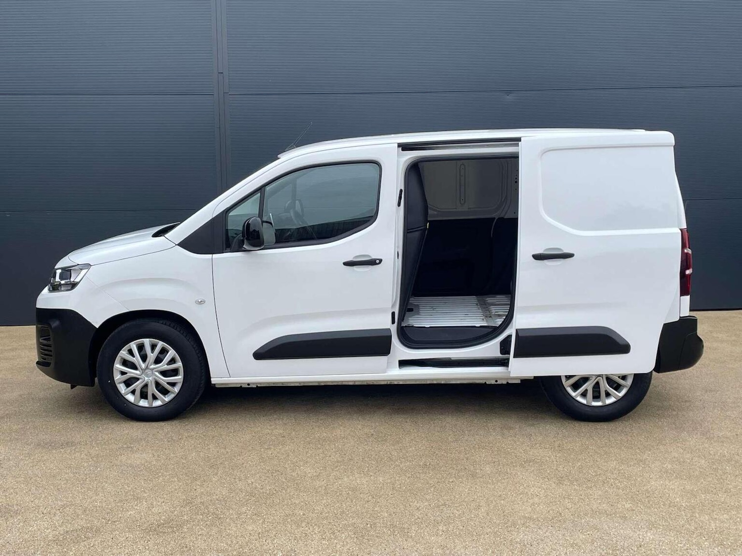 Used Citroen Berlingo 2022 for sale - 77027909: Photo 7