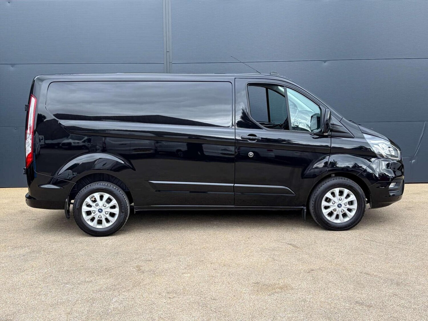 Used Ford Transit Custom 2020 for sale - 77851280: Photo 8