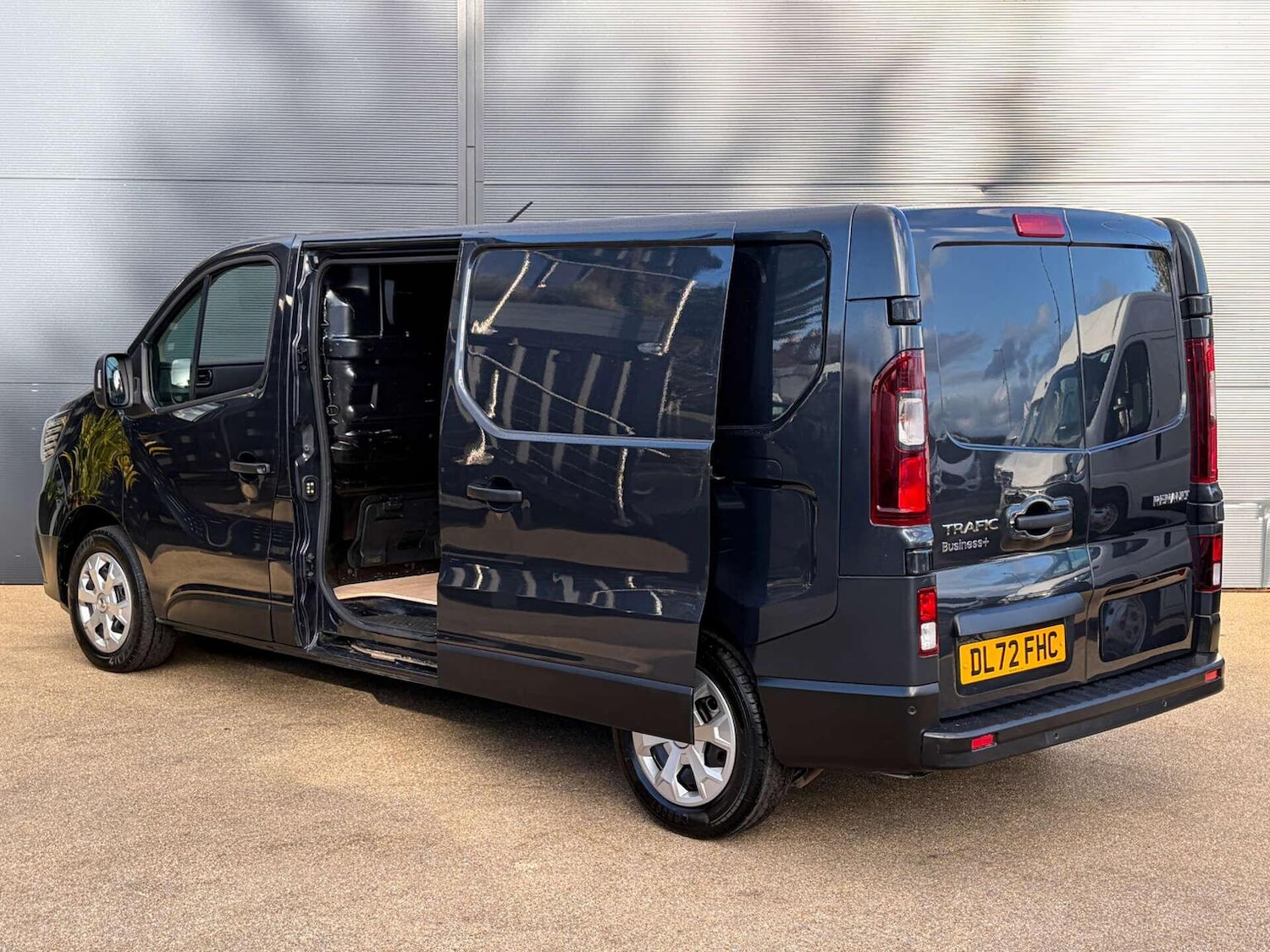 Used Renault Trafic 2023 for sale - 77888436: Photo 13