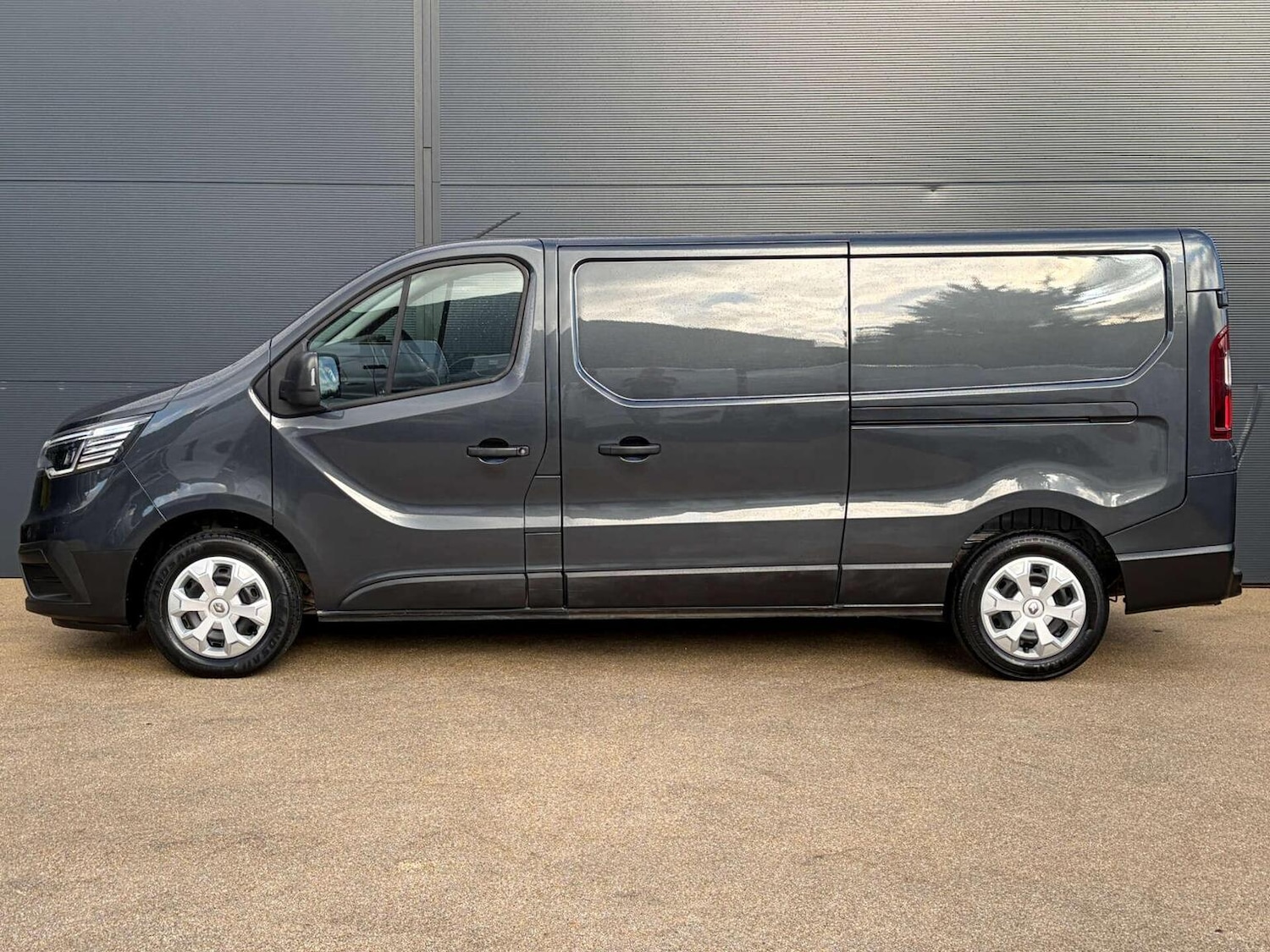 Used Renault Trafic 2023 for sale - 77888436: Photo 9