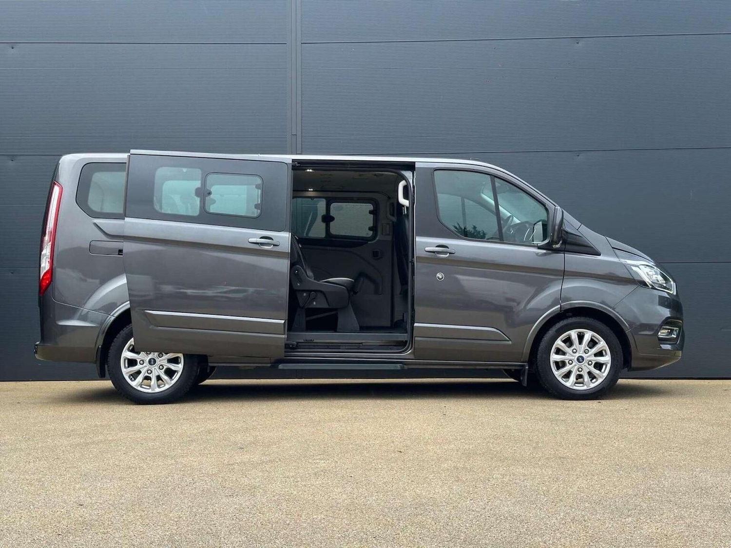 Used Ford Tourneo Custom 2022 for sale - 77622475: Photo 11