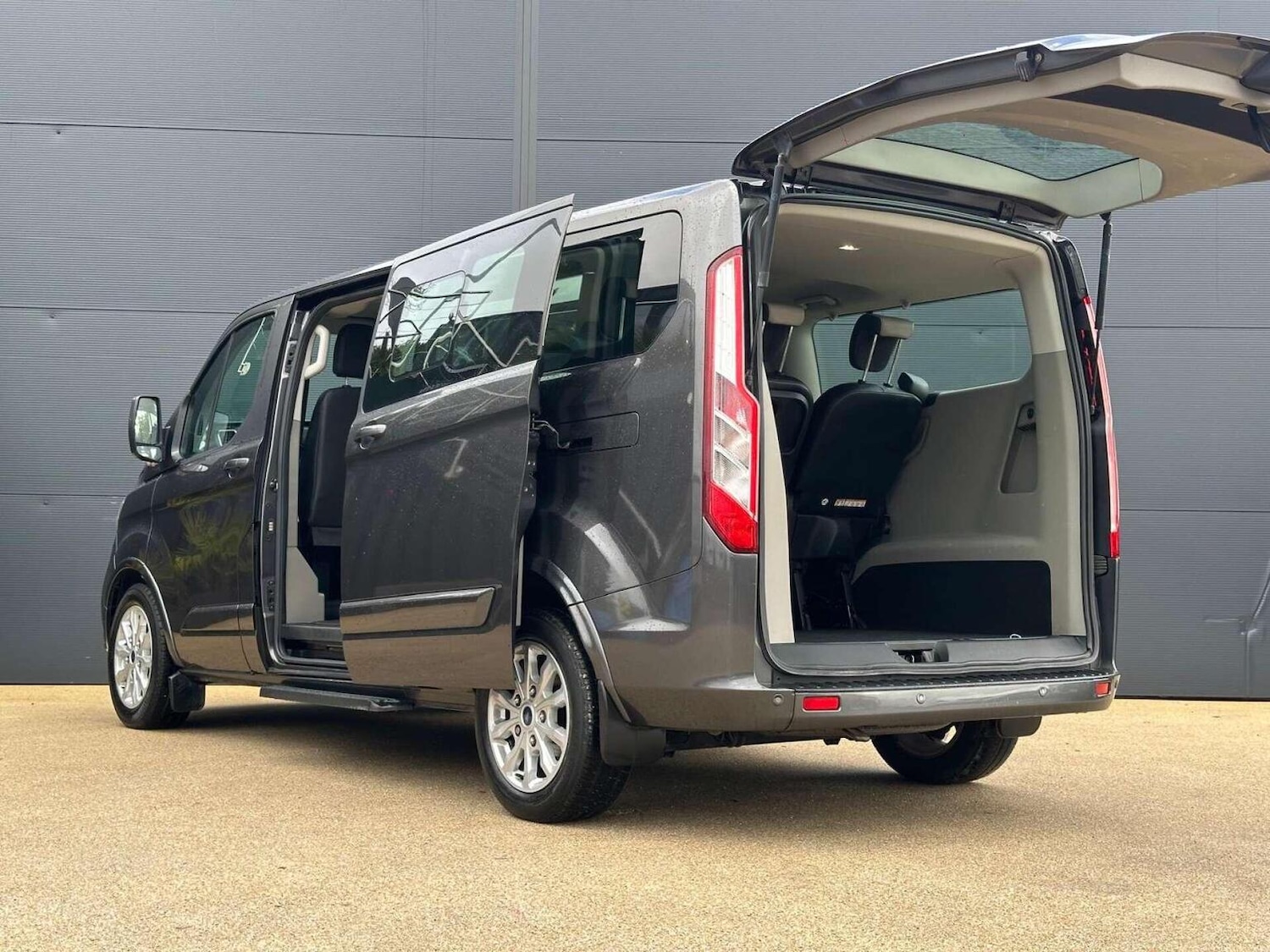 Used Ford Tourneo Custom 2022 for sale - 77622475: Photo 44