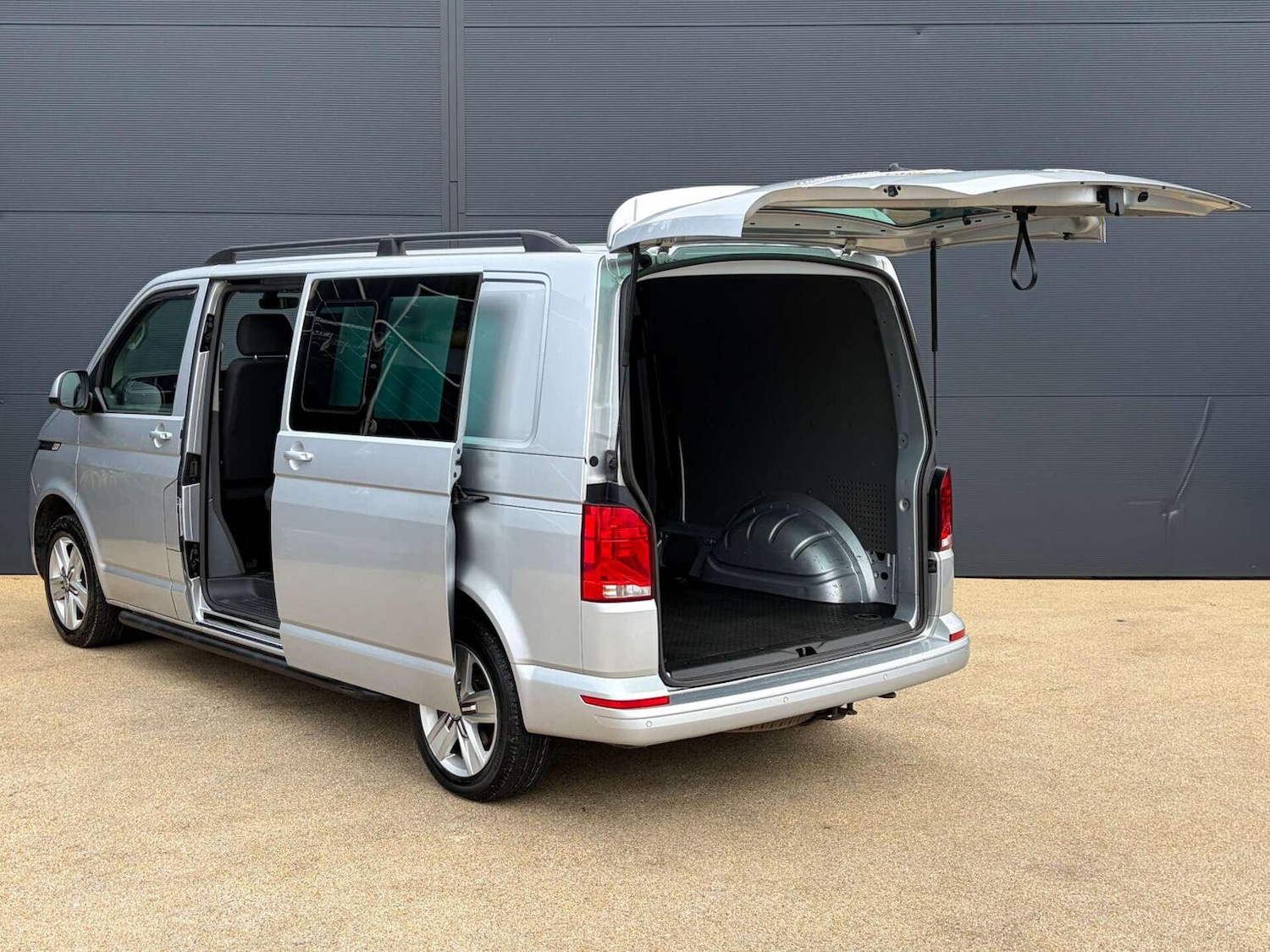 Used Volkswagen Transporter 2022 for sale - 77639012: Photo 10