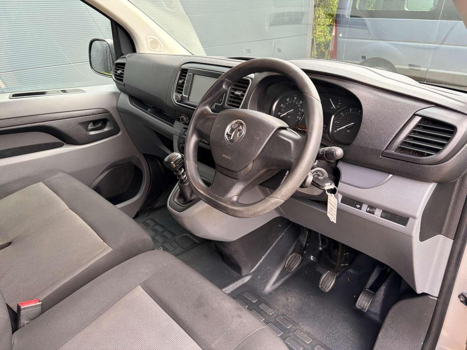 Used Vauxhall Vivaro 2022 for sale - 76884934: Photo 2