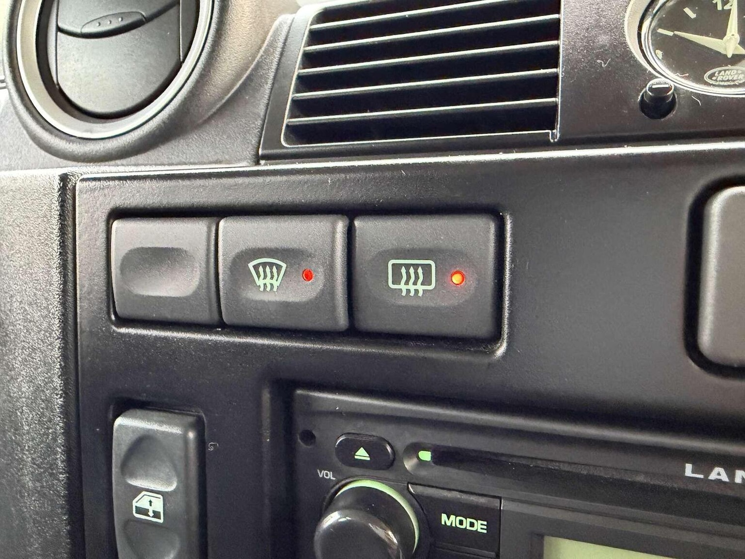 Used Land Rover Defender 2010 for sale - 77077115: Photo 27