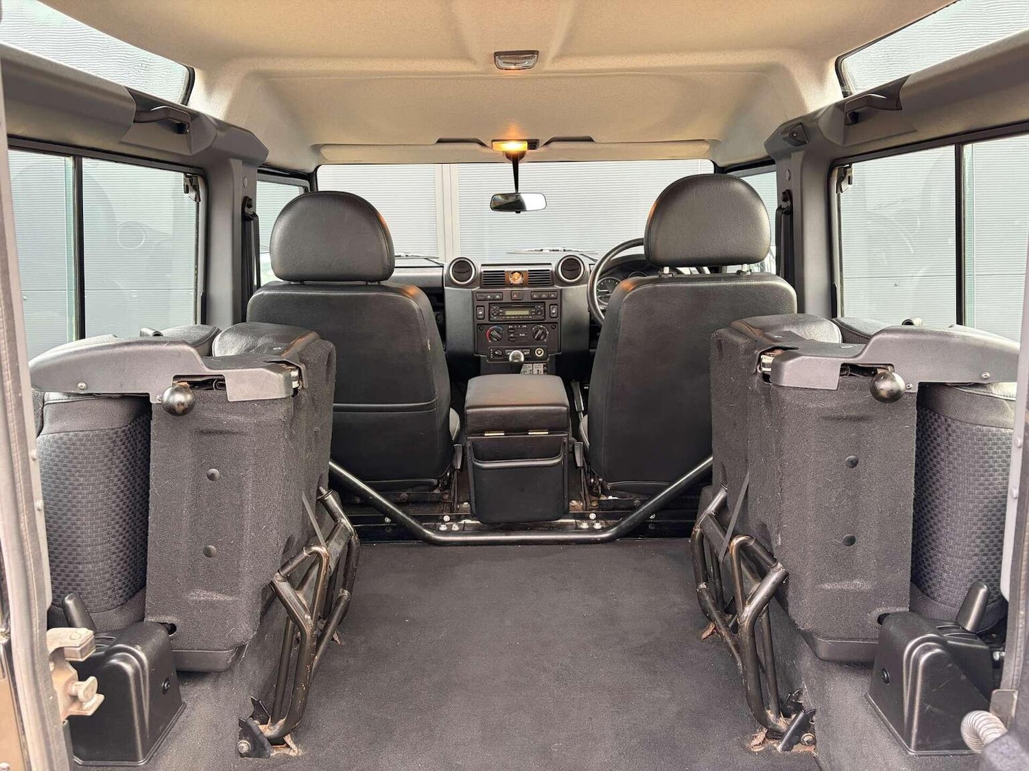 Used Land Rover Defender 2010 for sale - 77077115: Photo 37