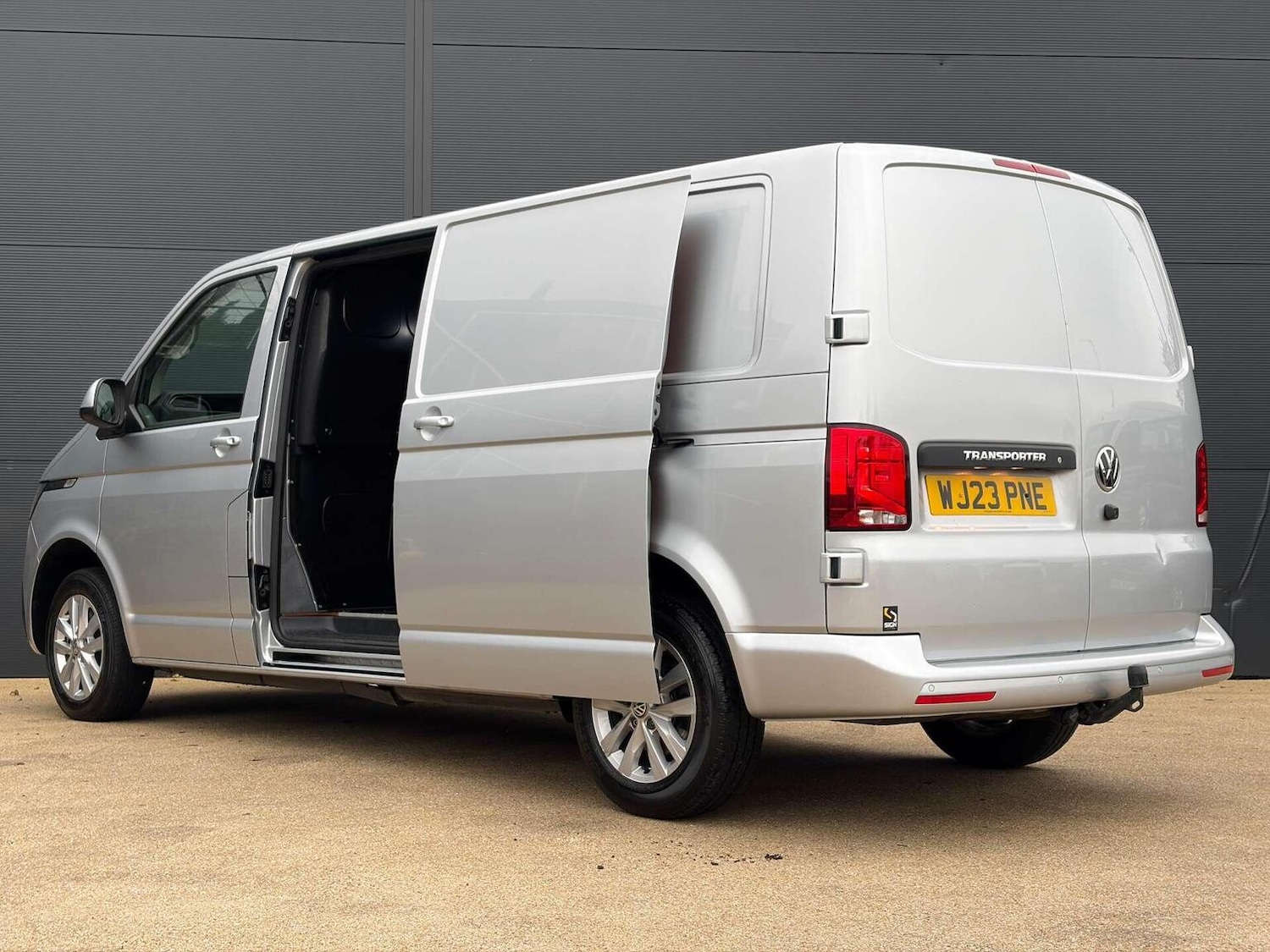 Used Volkswagen Transporter 2023 for sale - 77681723: Photo 11