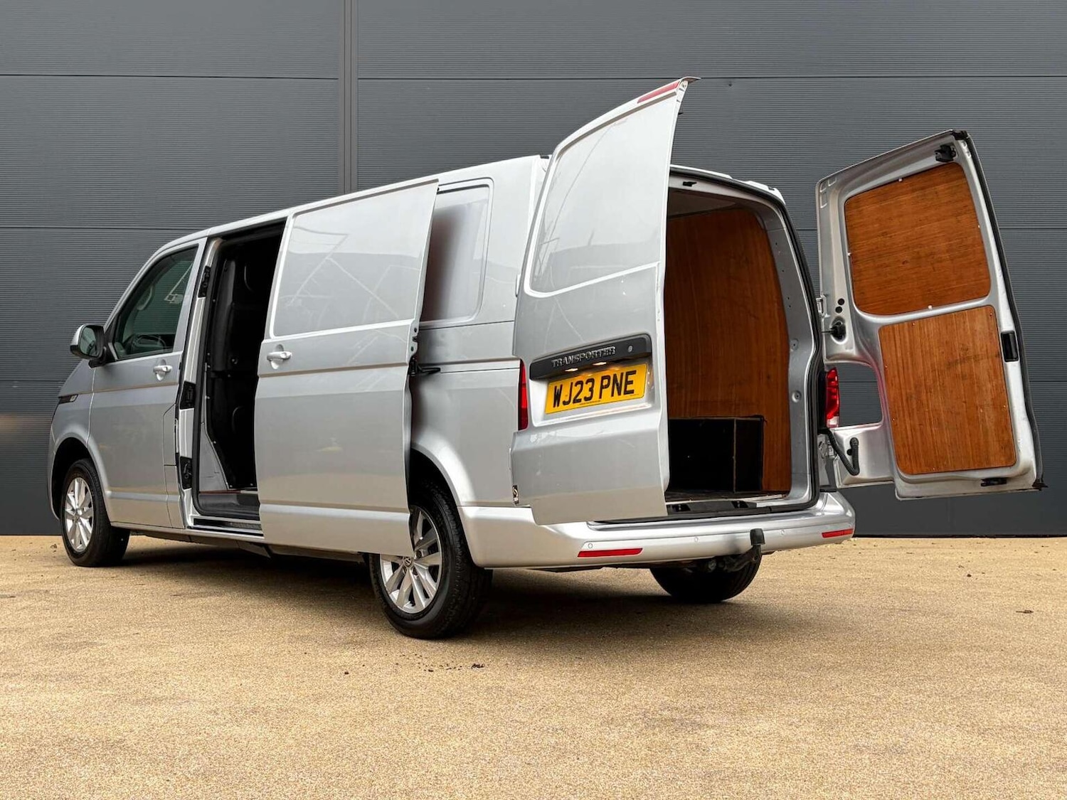 Used Volkswagen Transporter 2023 for sale - 77681723: Photo 13