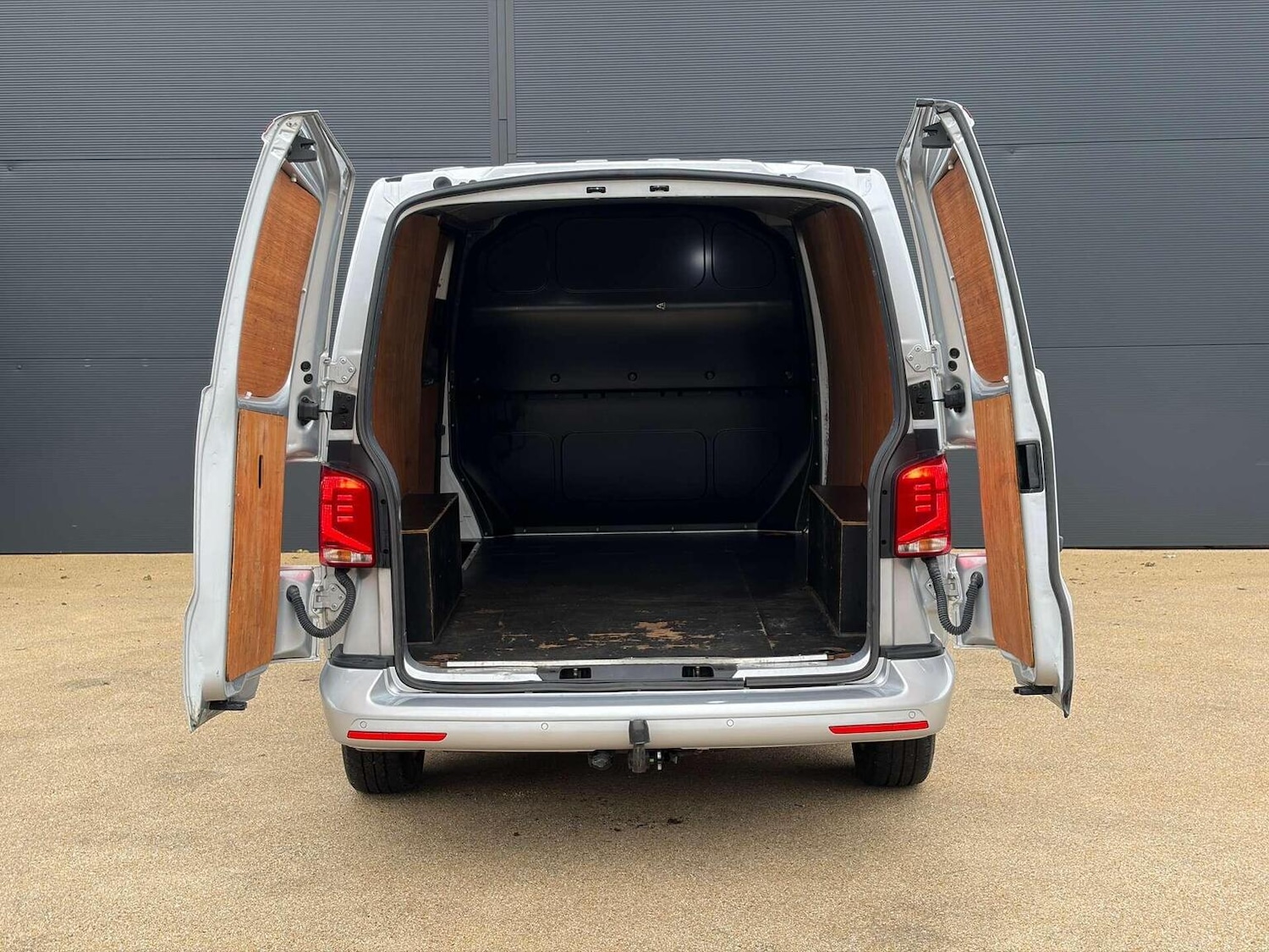 Used Volkswagen Transporter 2023 for sale - 77681723: Photo 16