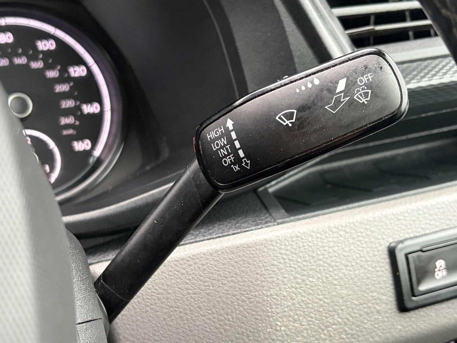 Used Volkswagen Transporter 2023 for sale - 77681723: Photo 32