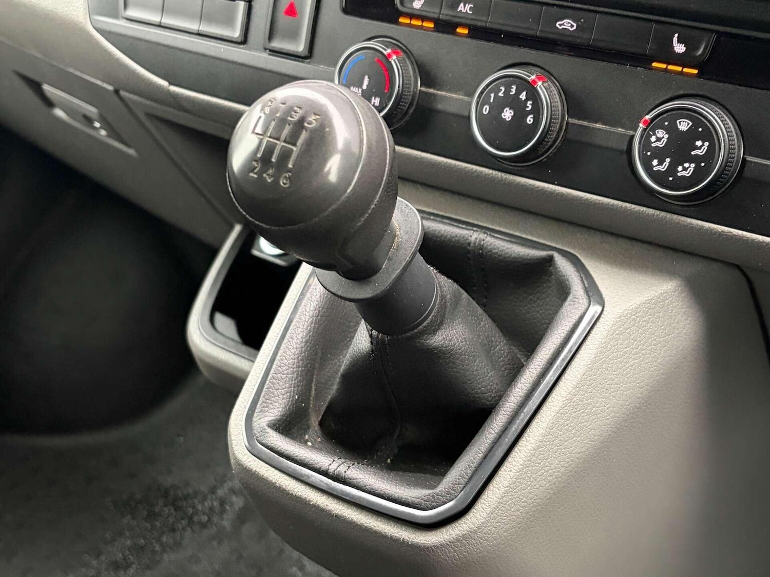 Used Volkswagen Transporter 2023 for sale - 77681723: Photo 38