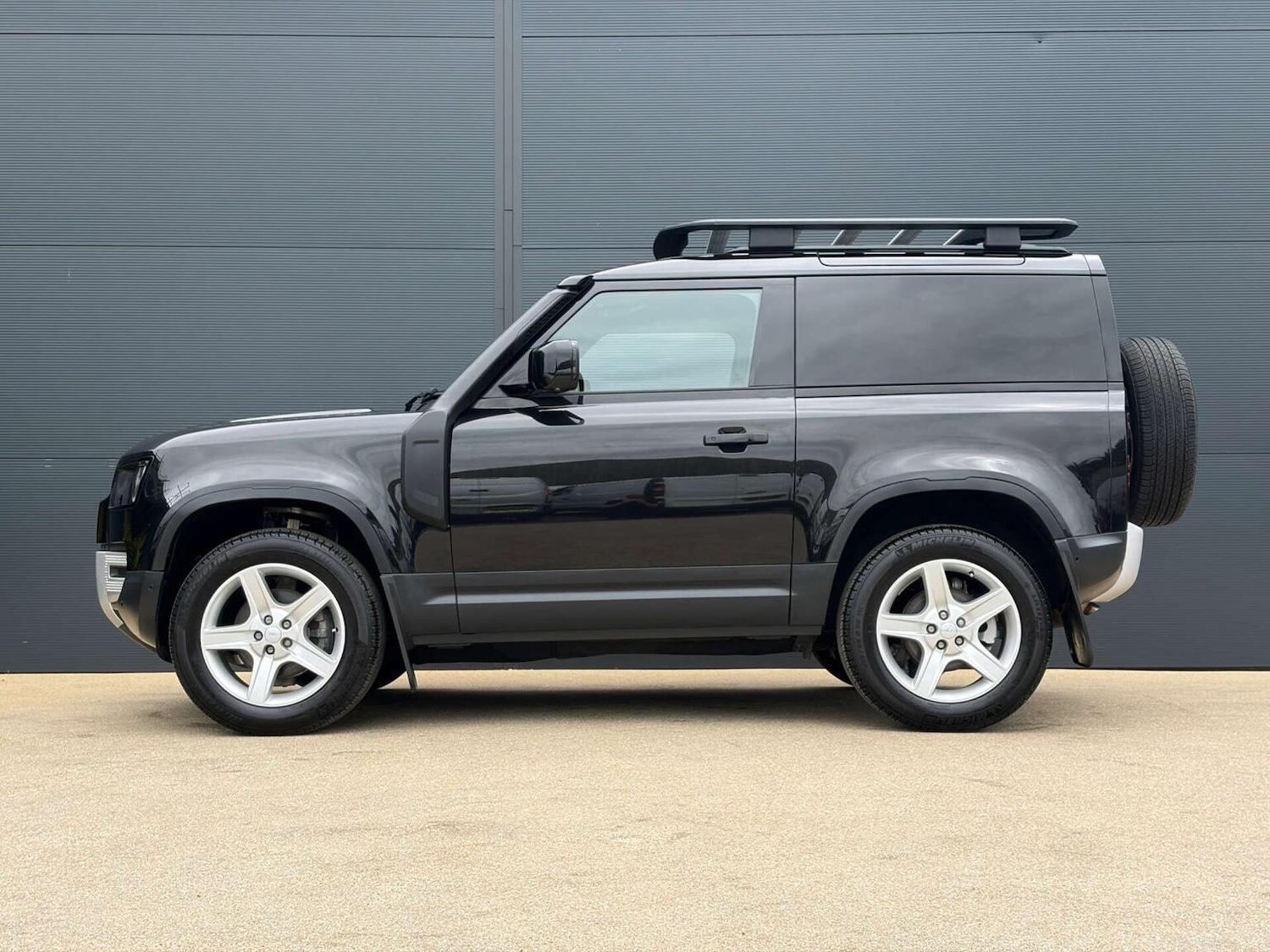 Used Land Rover Defender 90 2023 for sale - 78112083: Photo 13