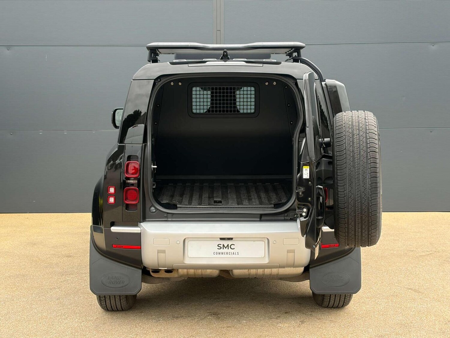 Used Land Rover Defender 90 2023 for sale - 78112083: Photo 28