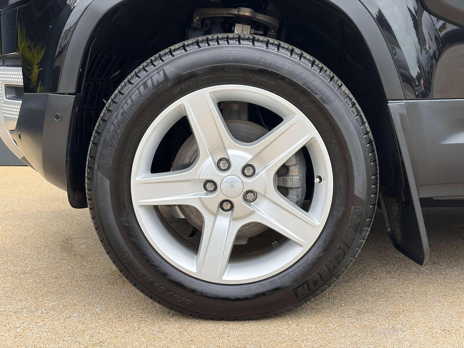 Used Land Rover Defender 90 2023 for sale - 78112083: Photo 32