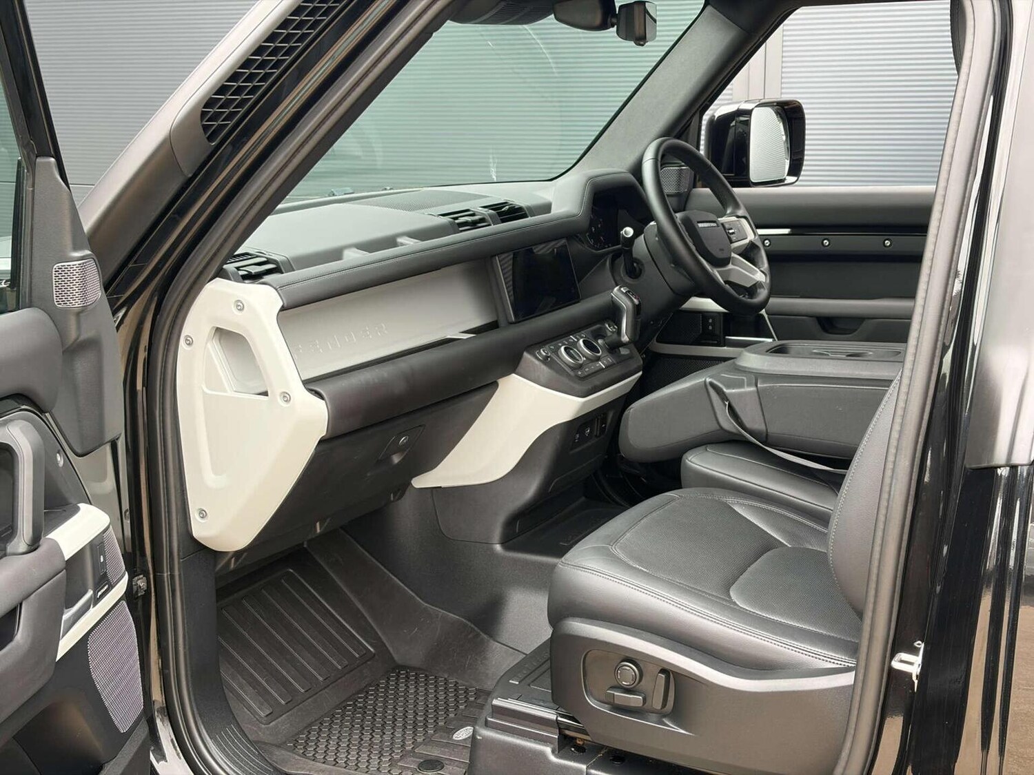 Used Land Rover Defender 90 2023 for sale - 78112083: Photo 34