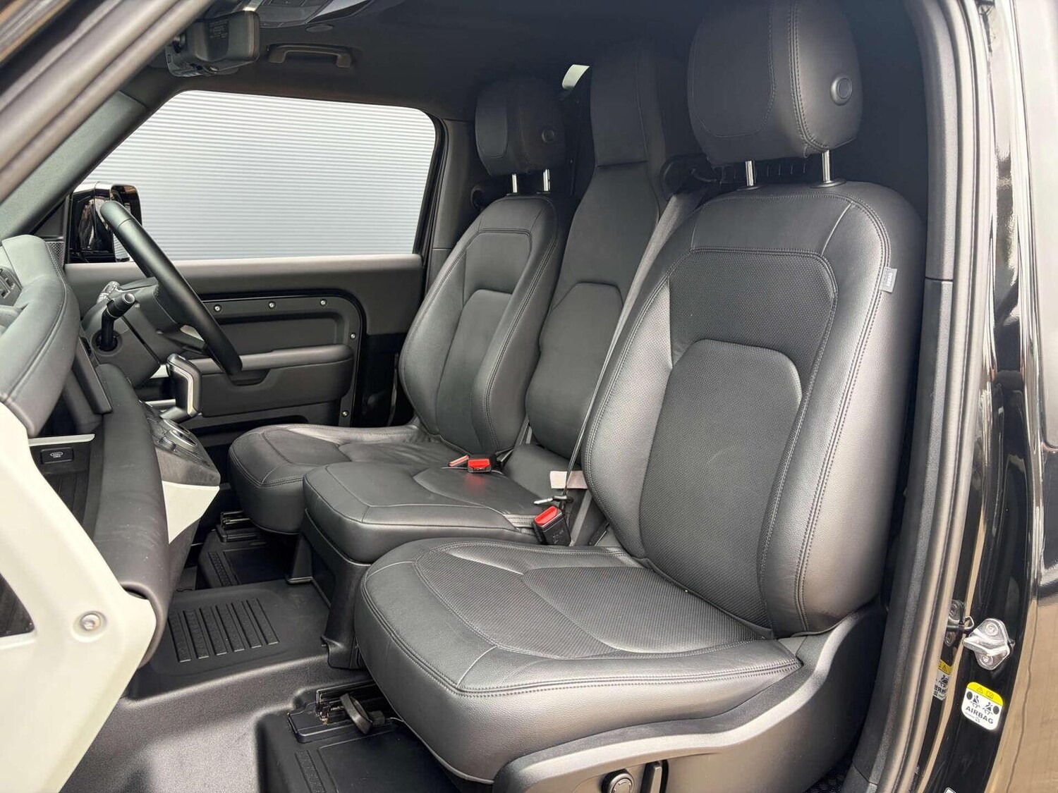 Used Land Rover Defender 90 2023 for sale - 78112083: Photo 35