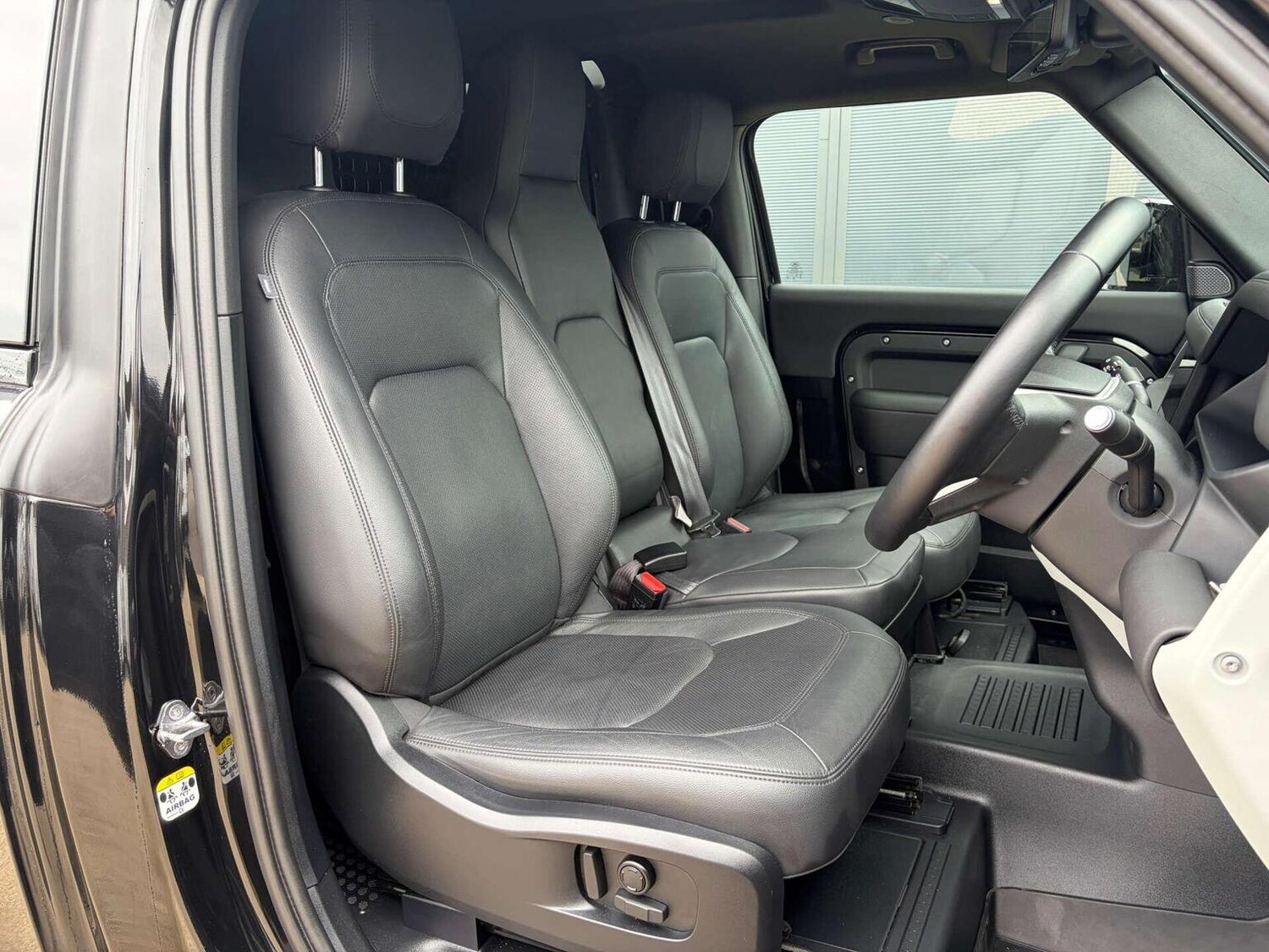 Used Land Rover Defender 90 2023 for sale - 78112083: Photo 38