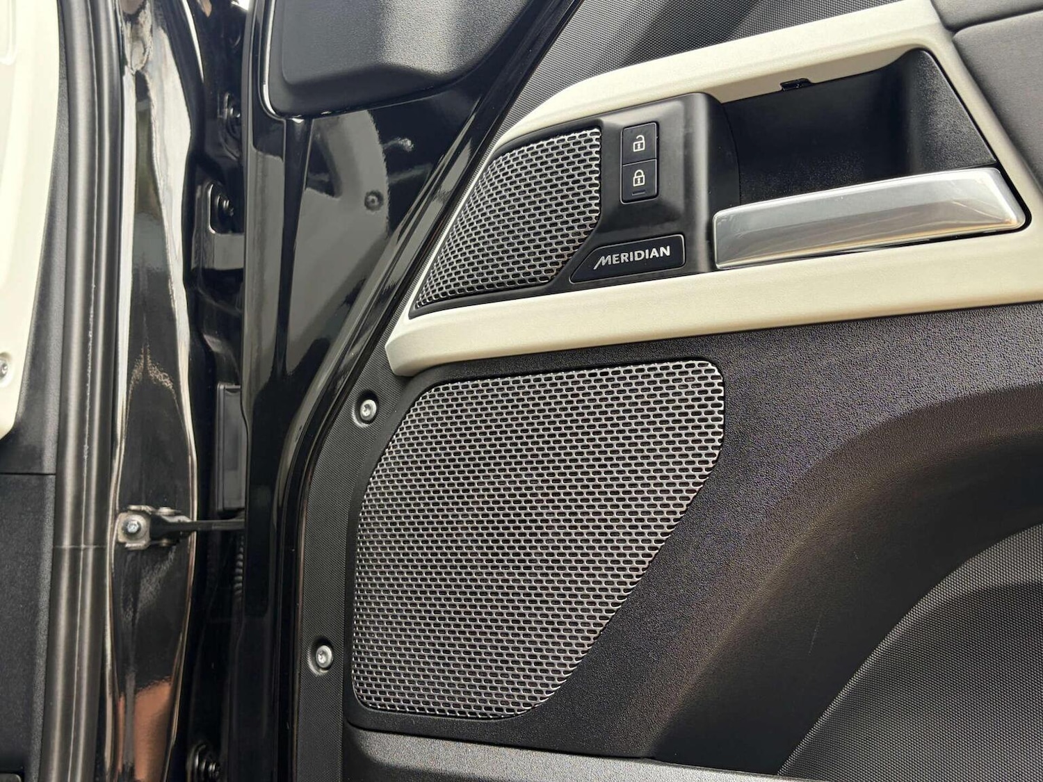 Used Land Rover Defender 90 2023 for sale - 78112083: Photo 43