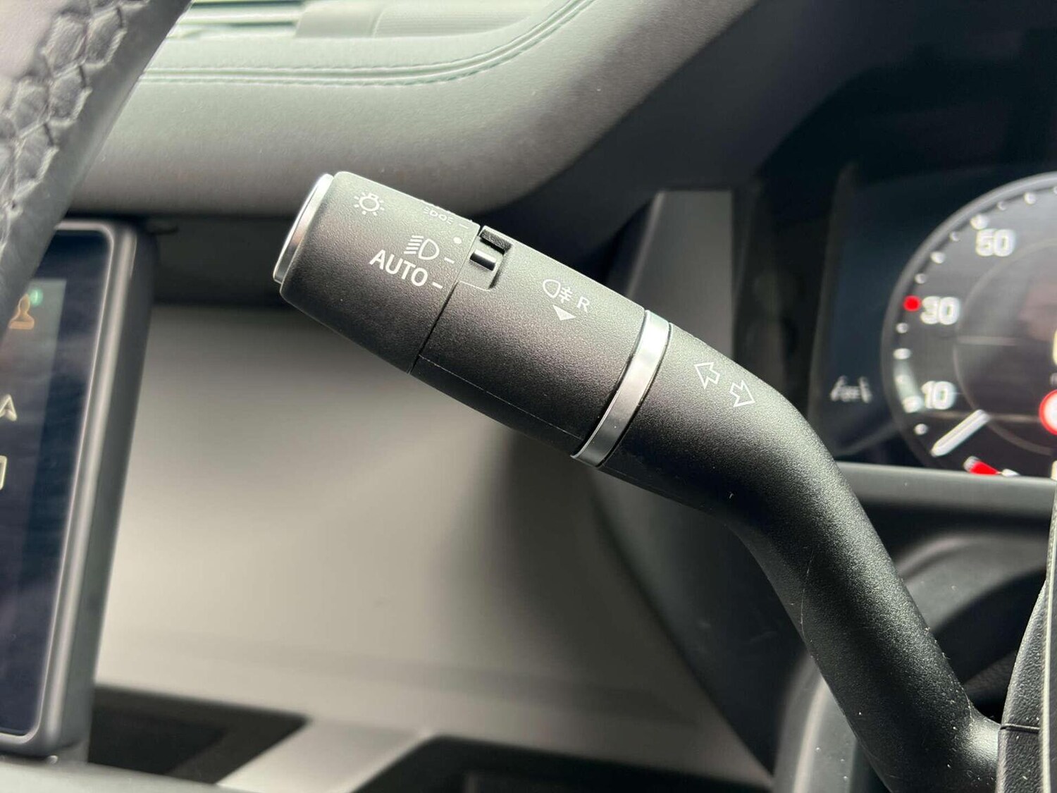 Used Land Rover Defender 90 2023 for sale - 78112083: Photo 45