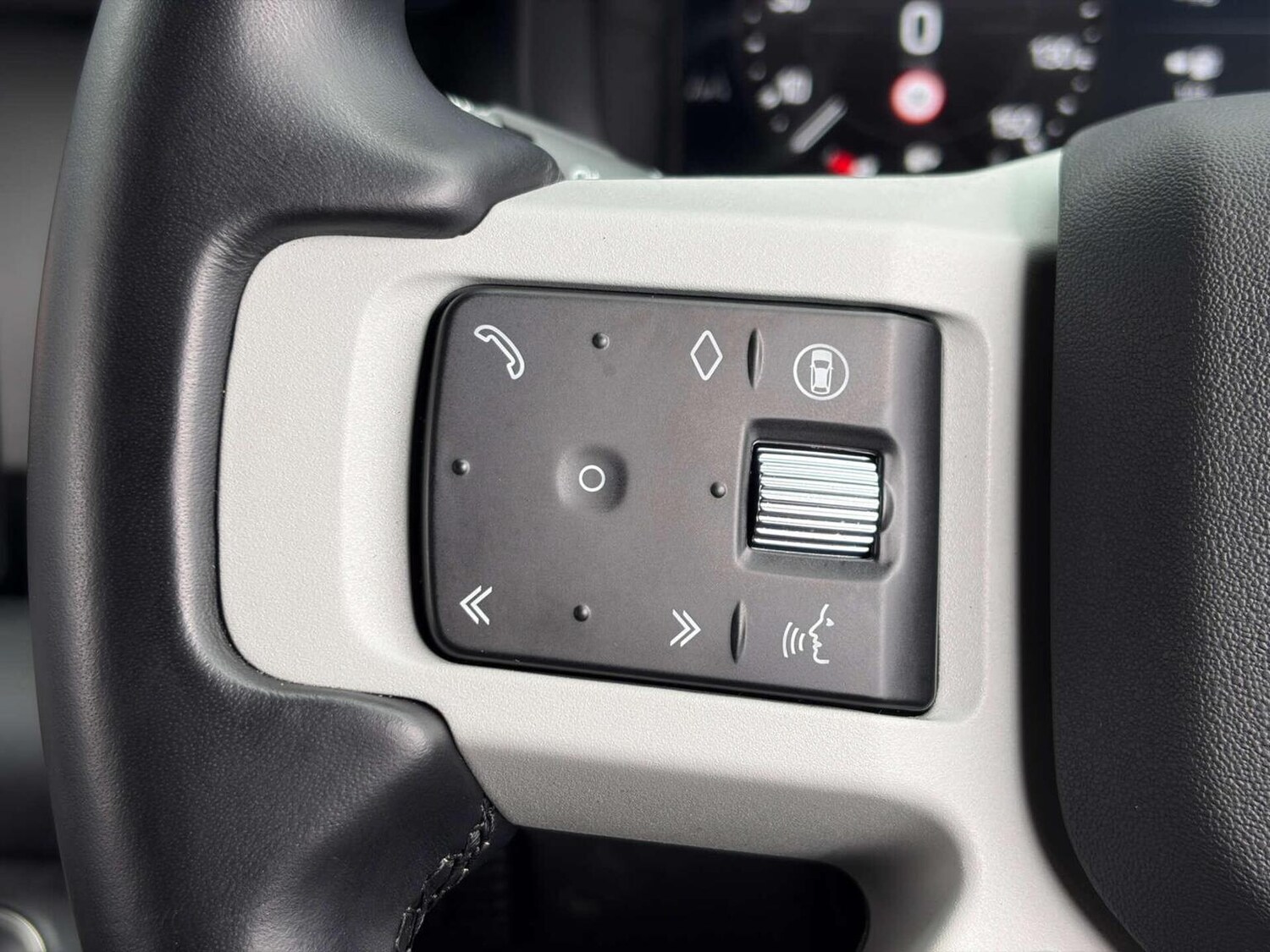 Used Land Rover Defender 90 2023 for sale - 78112083: Photo 46