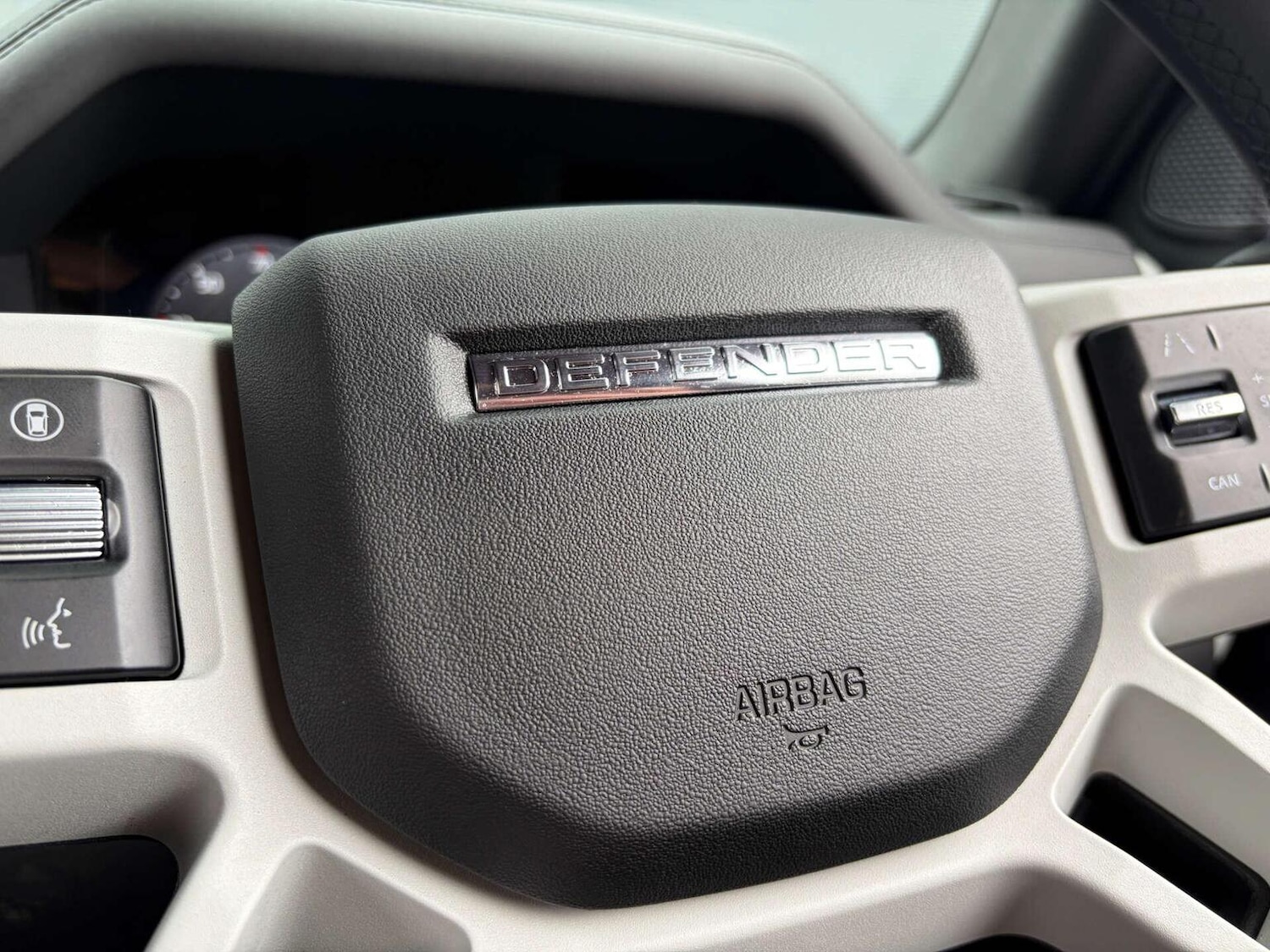 Used Land Rover Defender 90 2023 for sale - 78112083: Photo 47