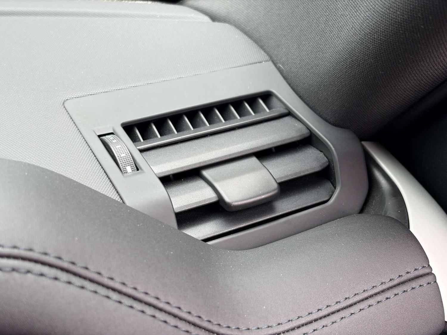 Used Land Rover Defender 90 2023 for sale - 78112083: Photo 65