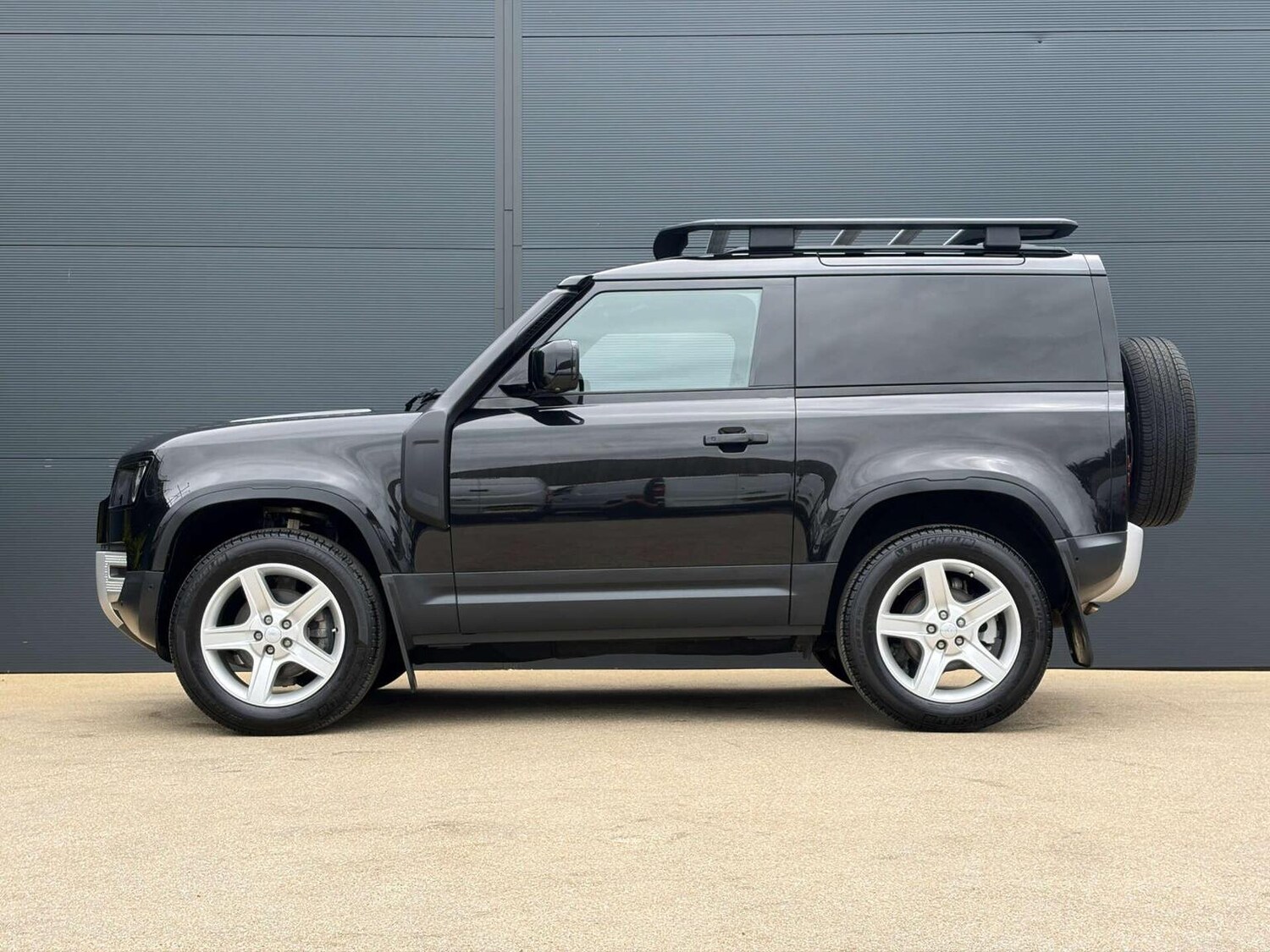 Used Land Rover Defender 90 2023 for sale - 78112083: Photo 75