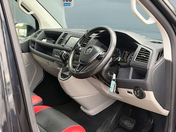 Used Volkswagen Transporter 2017 for sale - 78683408: Photo