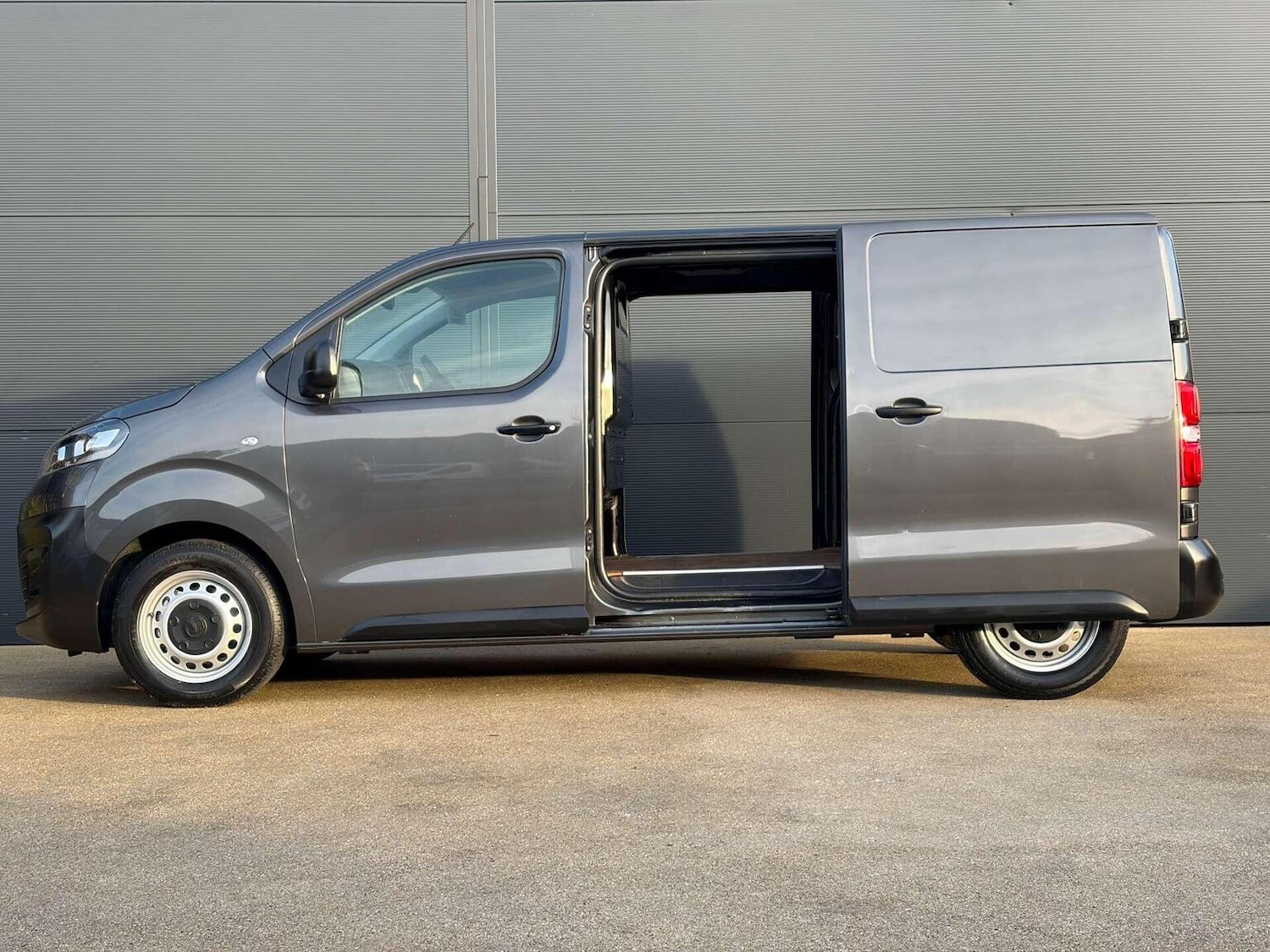 Used Vauxhall Vivaro 2022 for sale - 77023156: Photo 10