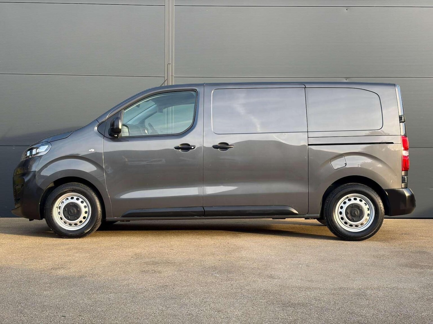 Used Vauxhall Vivaro 2022 for sale - 77023156: Photo 8