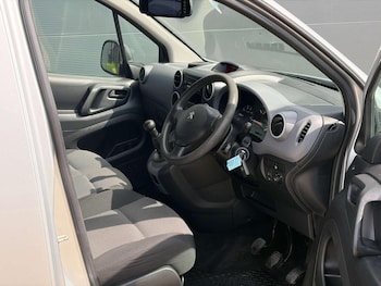 Used Peugeot Partner 2019 for sale - 78373385: Photo