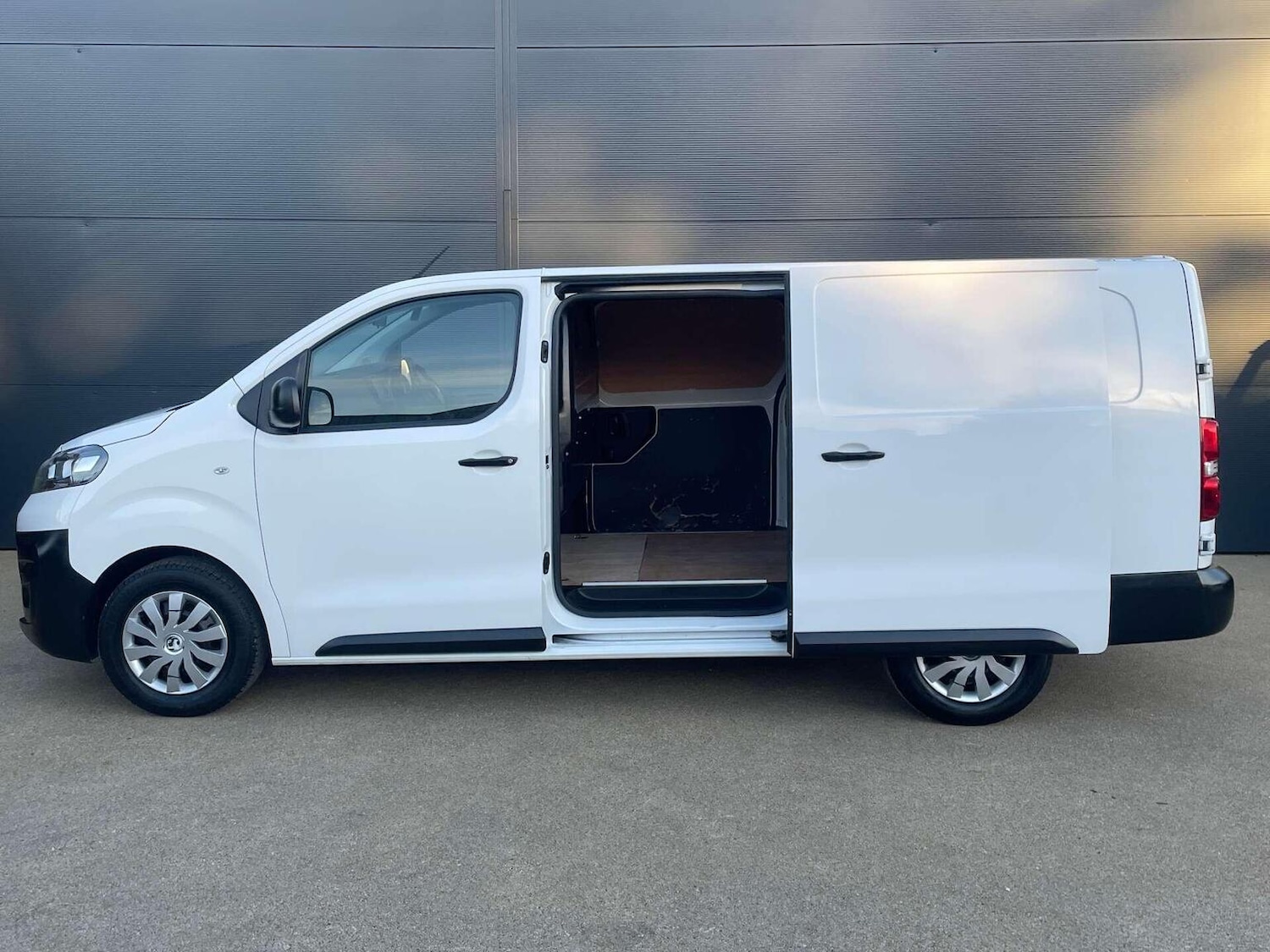 Used Vauxhall Vivaro 2021 for sale - 76687182: Photo 10