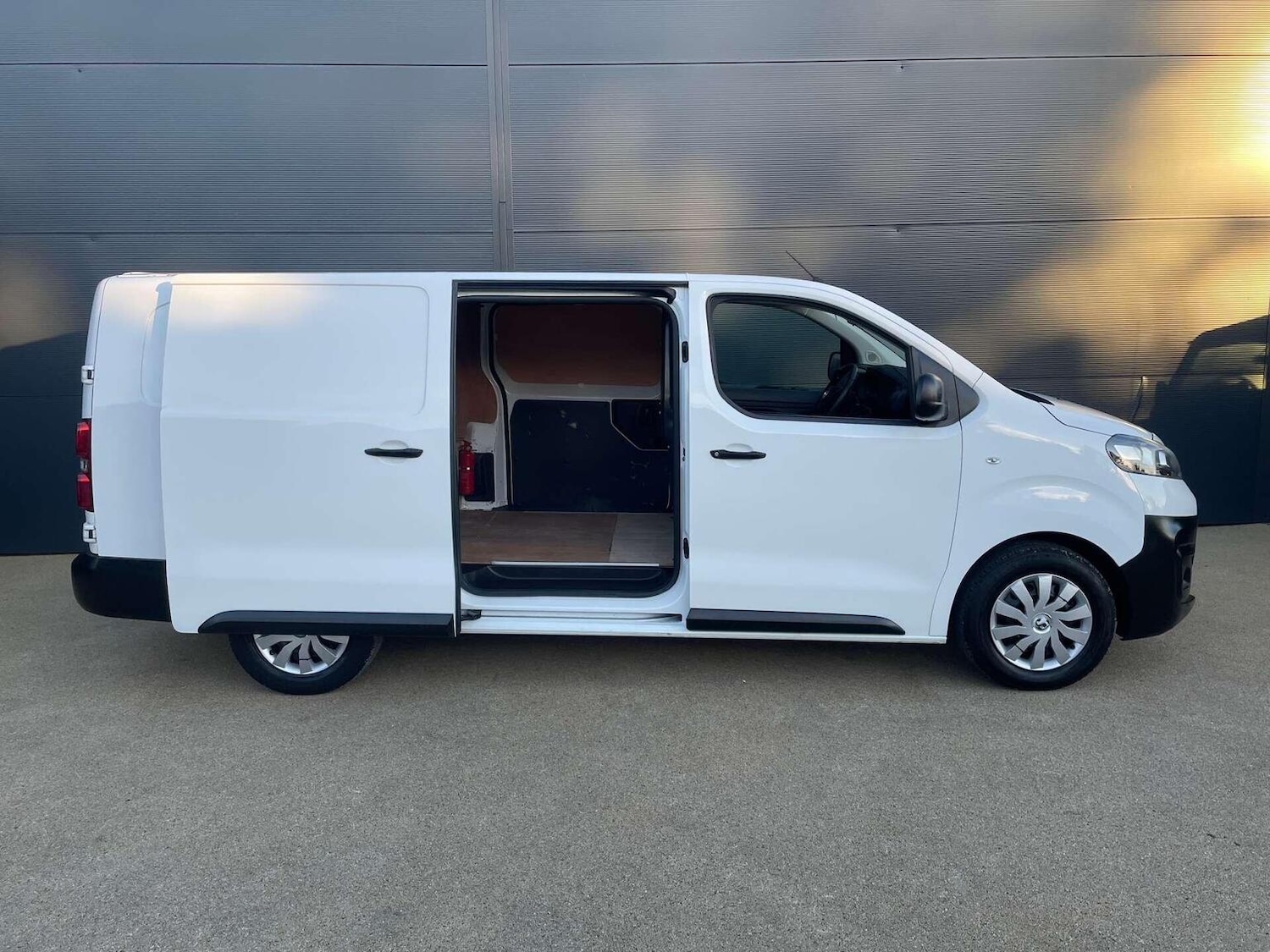 Used Vauxhall Vivaro 2021 for sale - 76687182: Photo 9