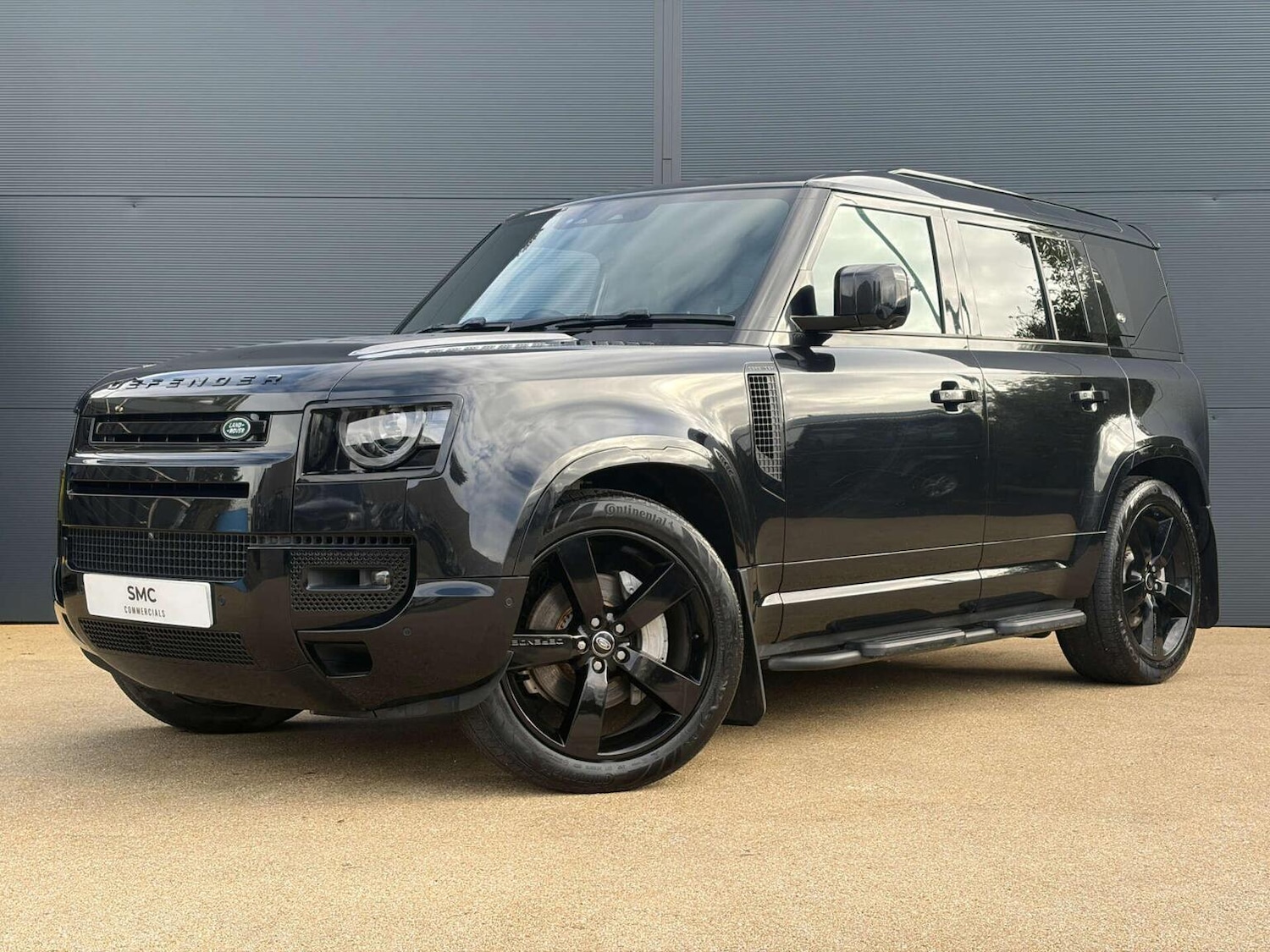 Used Land Rover Defender 2024 for sale - 77548290: Photo 1