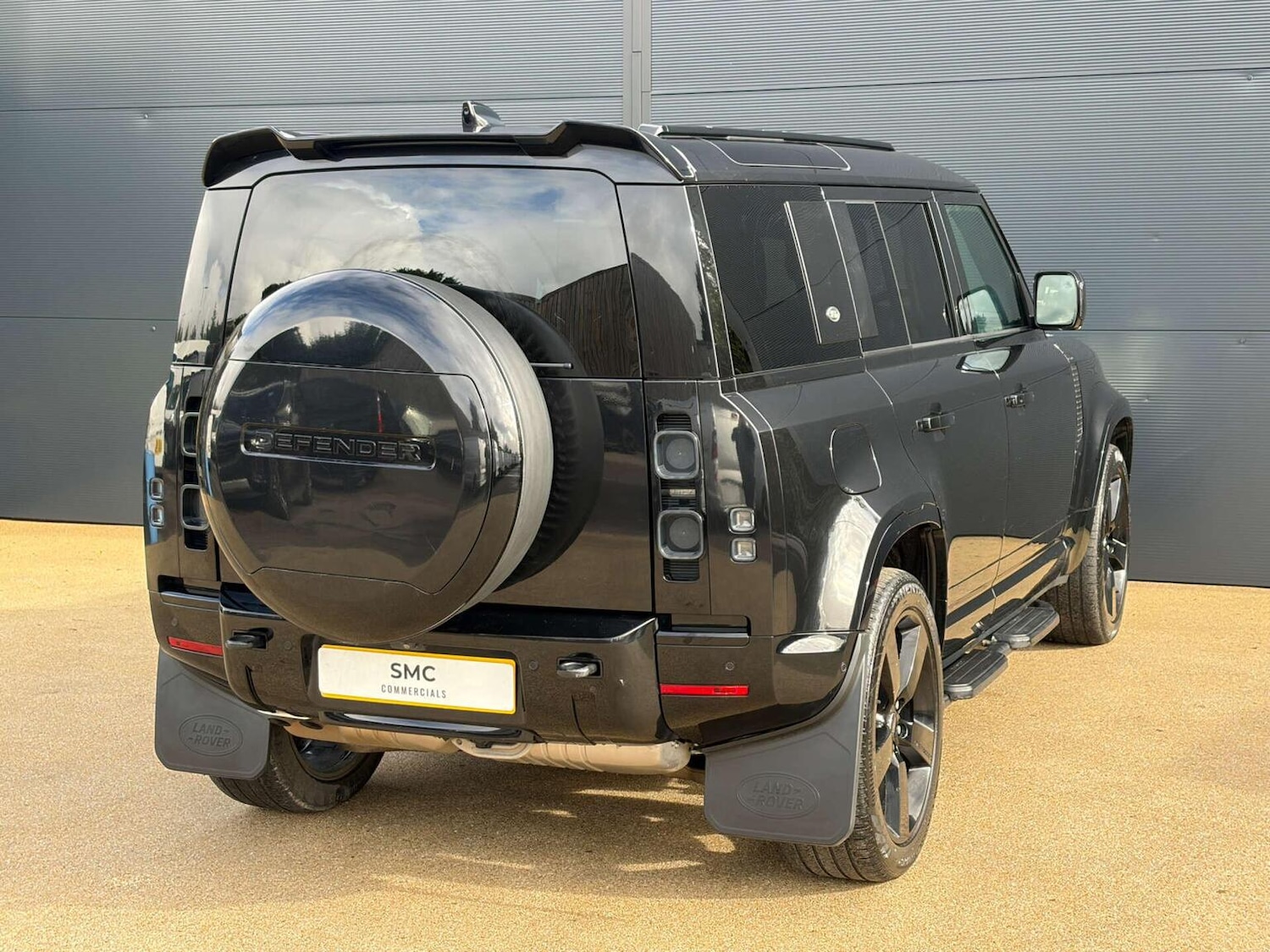 Used Land Rover Defender 2024 for sale - 77548290: Photo 10