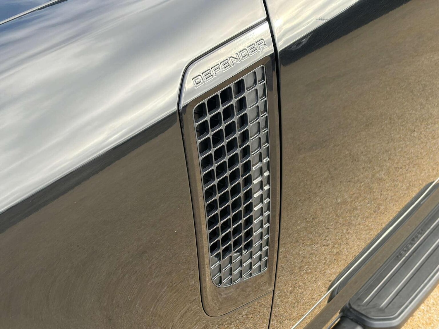 Used Land Rover Defender 2024 for sale - 77548290: Photo 23