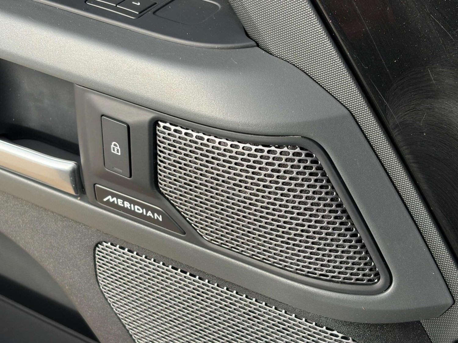 Used Land Rover Defender 2024 for sale - 77548290: Photo 70