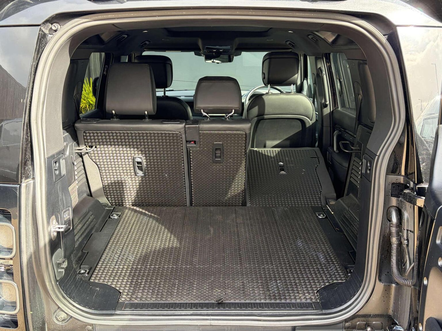 Used Land Rover Defender 2024 for sale - 77548290: Photo 73