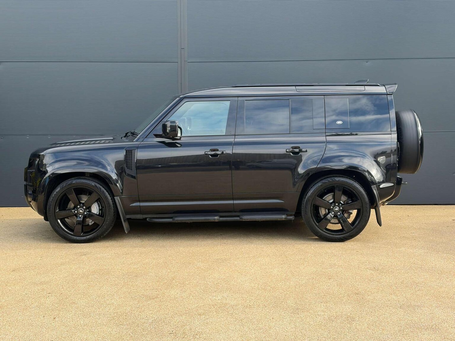 Used Land Rover Defender 2024 for sale - 77548290: Photo 85