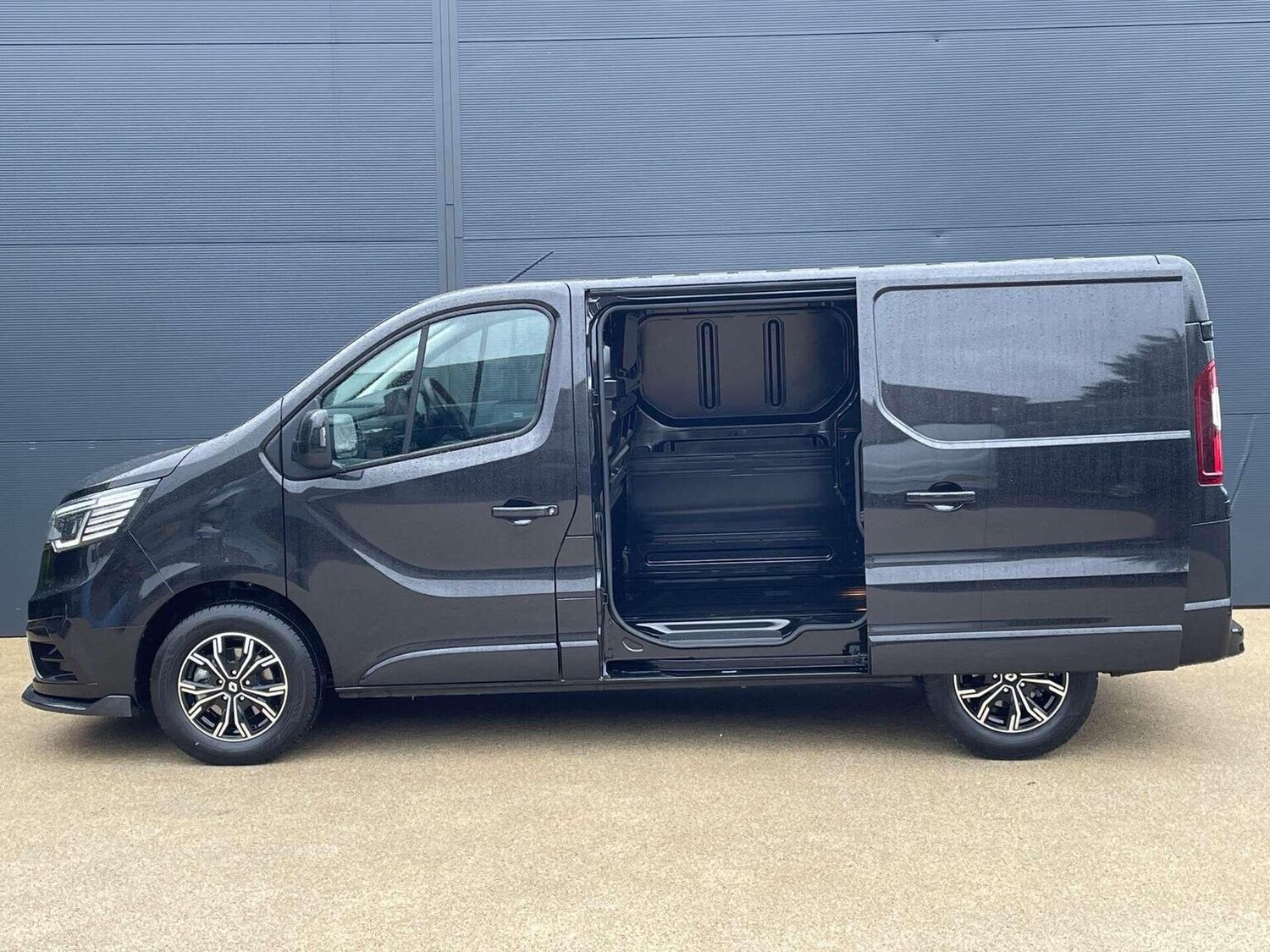 Used Renault Trafic 2025 for sale - 76547854: Photo 8