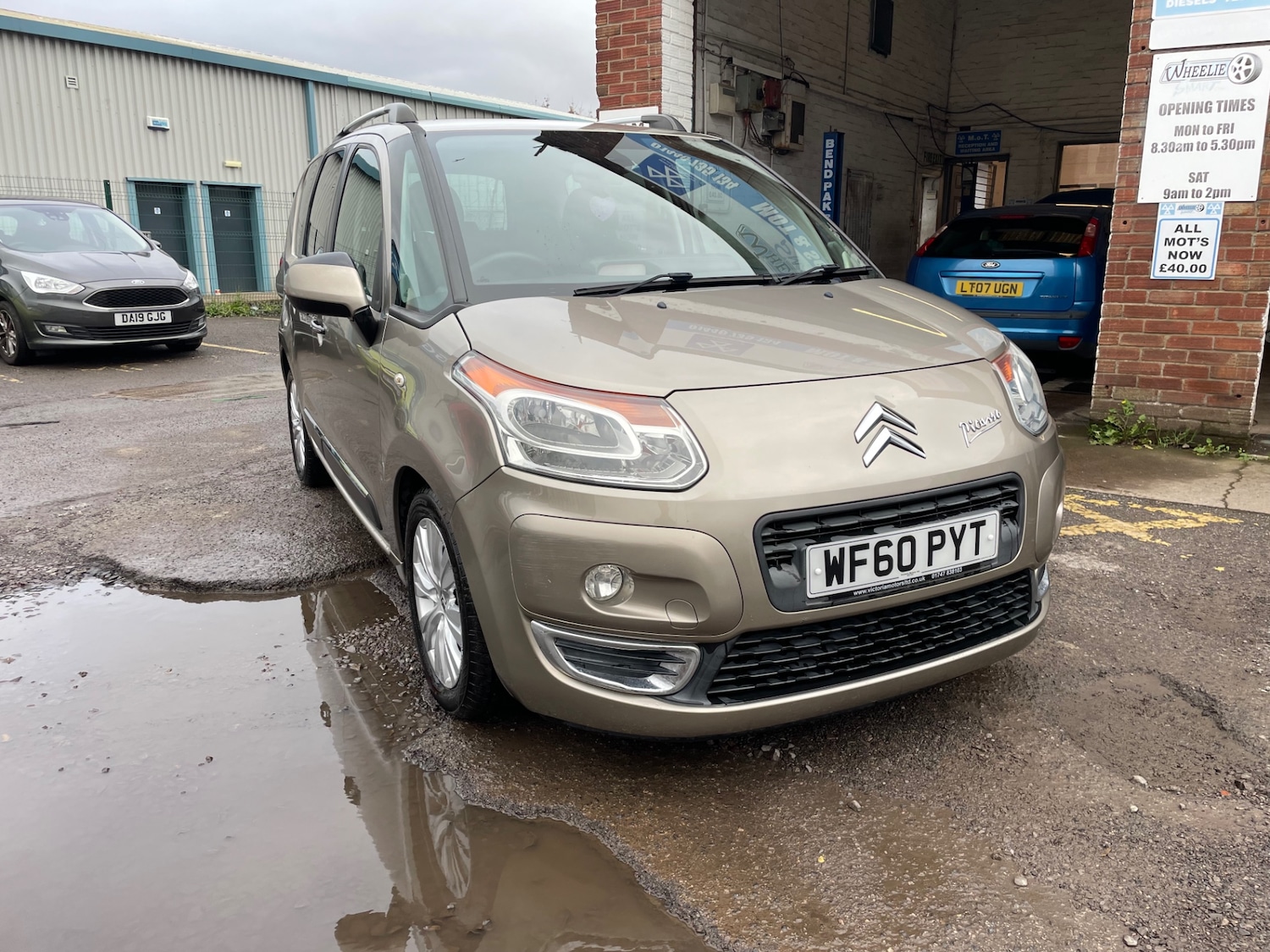 Used Citroen C3 Picasso 2010 for sale - 76464405: Photo 3