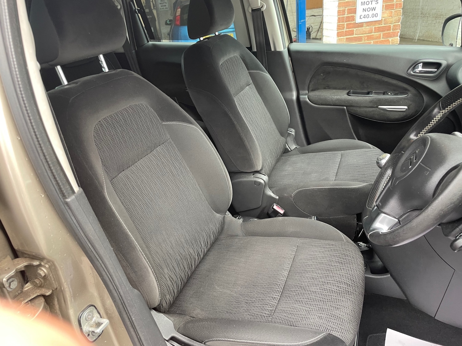 Used Citroen C3 Picasso 2010 for sale - 76464405: Photo 7