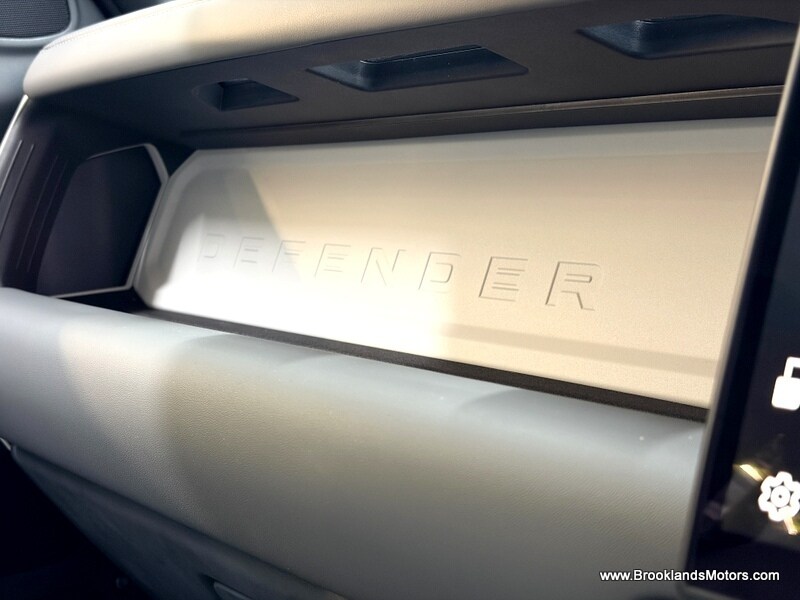 Used Land Rover Defender 2025 for sale - 77465388: Photo 27