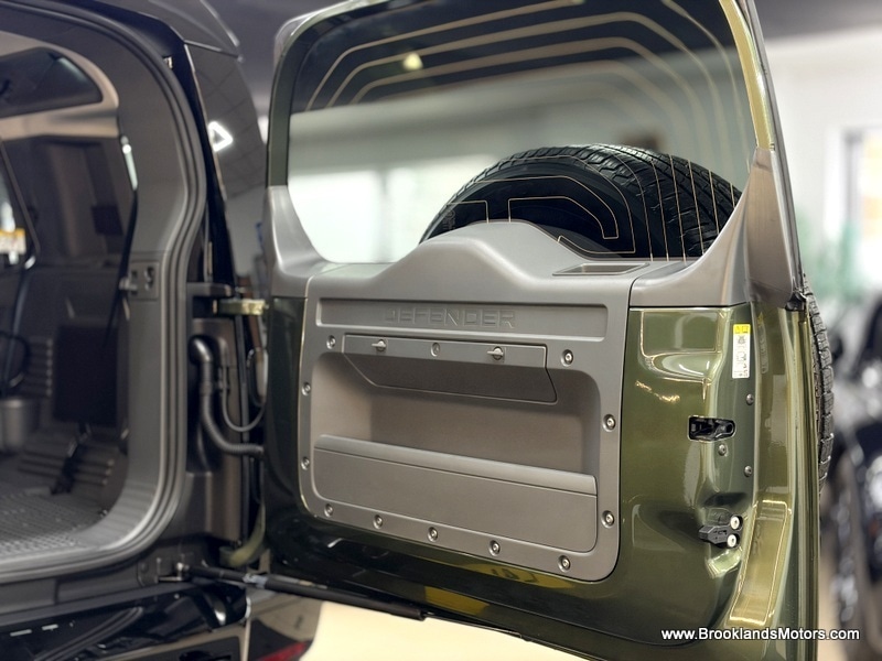 Used Land Rover Defender 2025 for sale - 77465388: Photo 28