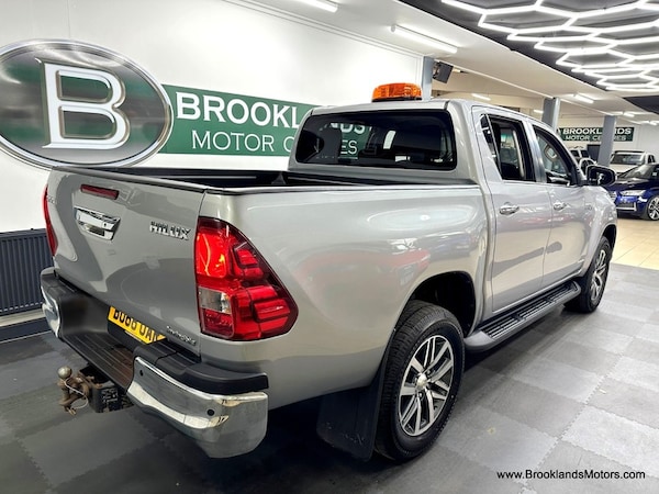 Used Toyota Hilux 2018 for sale - 74251365: Photo 11