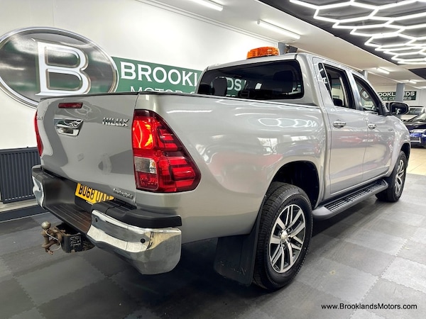 Used Toyota Hilux 2018 for sale - 74251365: Photo 12